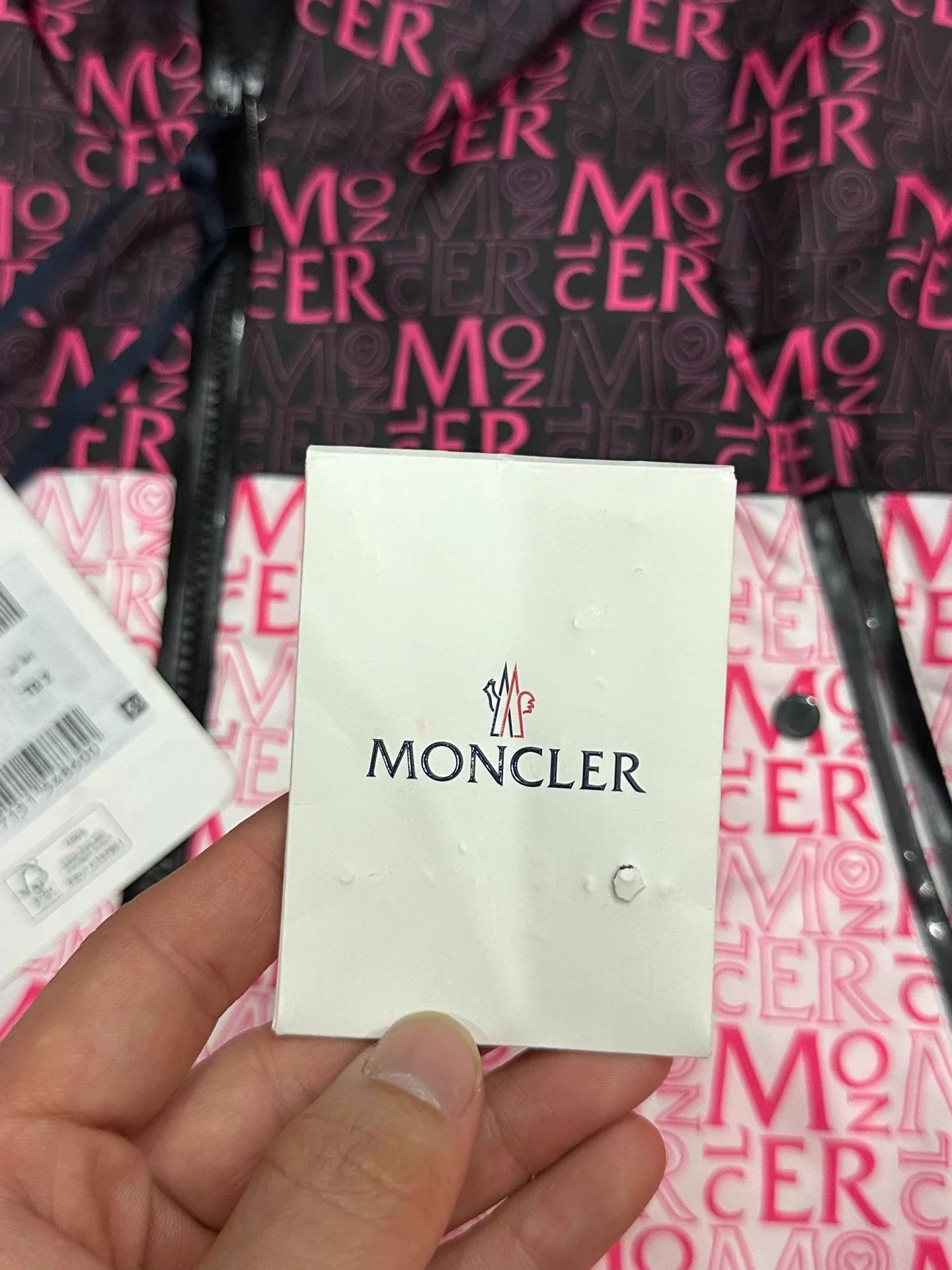 Moncler Moncler V-Day Limited Full Print Hooded Jacket M Size M / US 6-8 / IT 42-44 - 4 Thumbnail