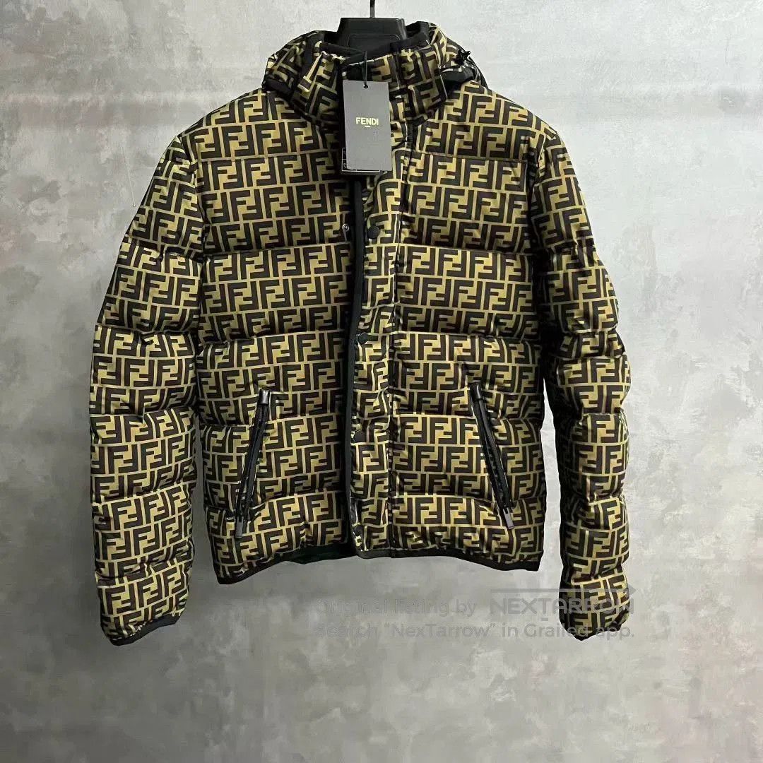 Fendi fendi khaki logo down jacket size 46. Size US S / EU 44-46 / 1 - 1 Thumbnail