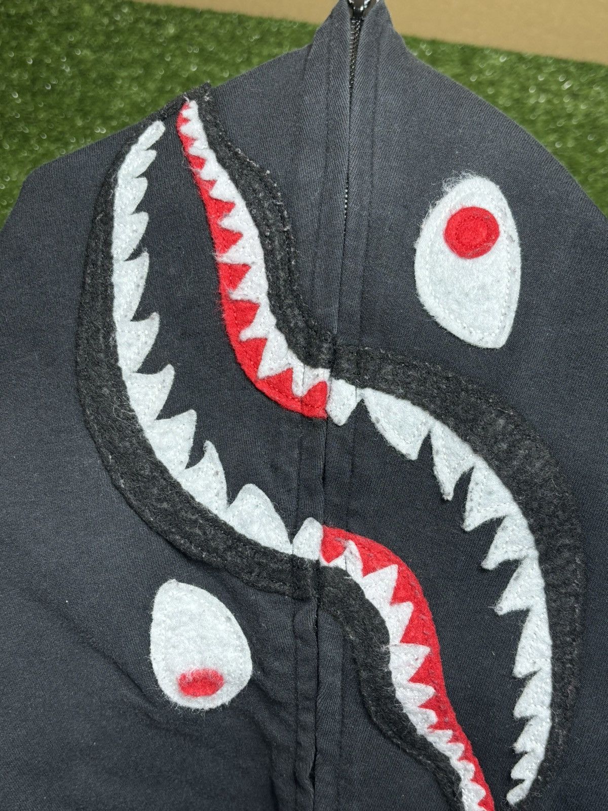 Bape Bape shark hoodie upside down logo black Size US L / EU 52-54 / 3 - 6 Thumbnail