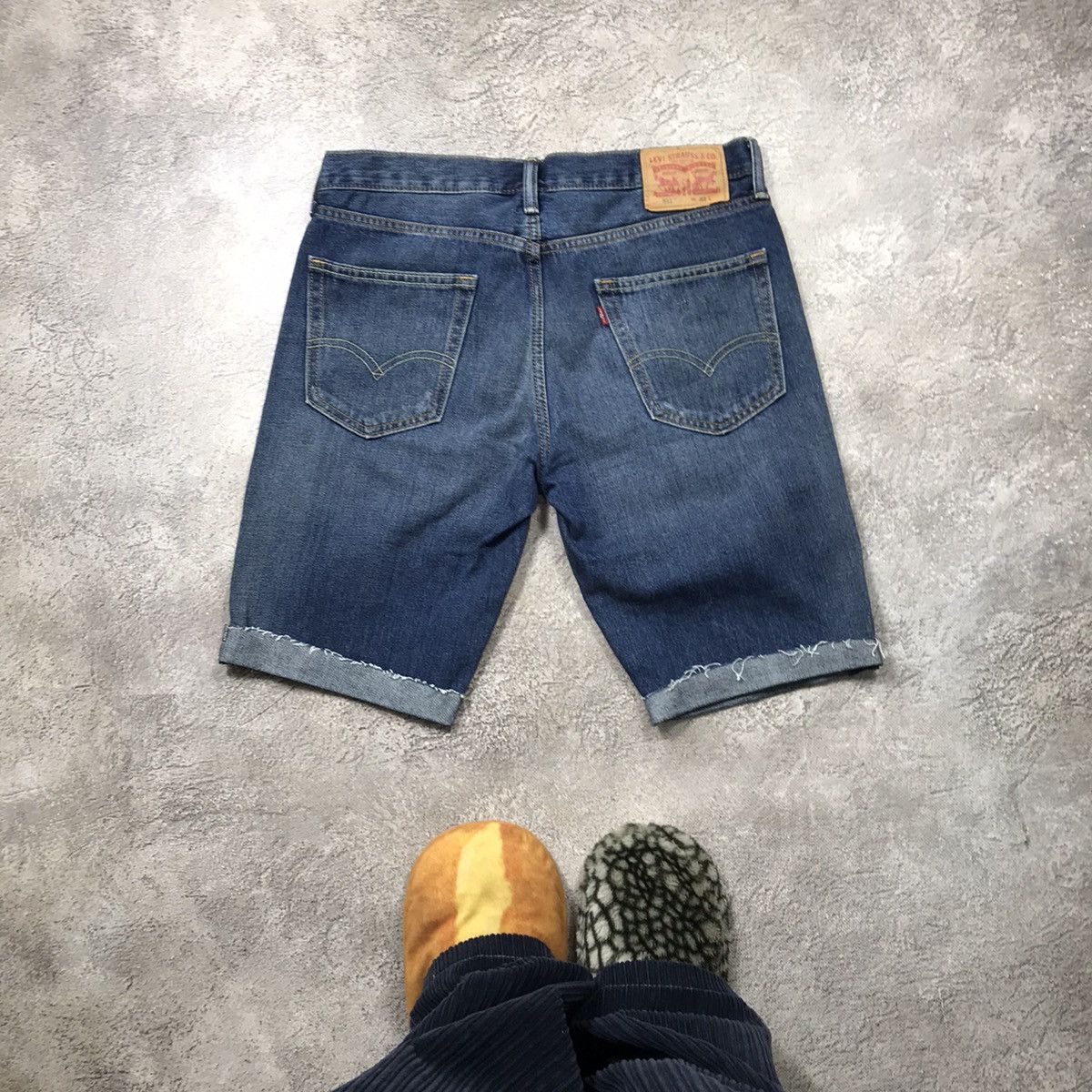 Vintage Vintage Levis Sun Faded Denim Shorts Y2K Streetwear Logo 32 Size US 32 / EU 48 - 1 Thumbnail
