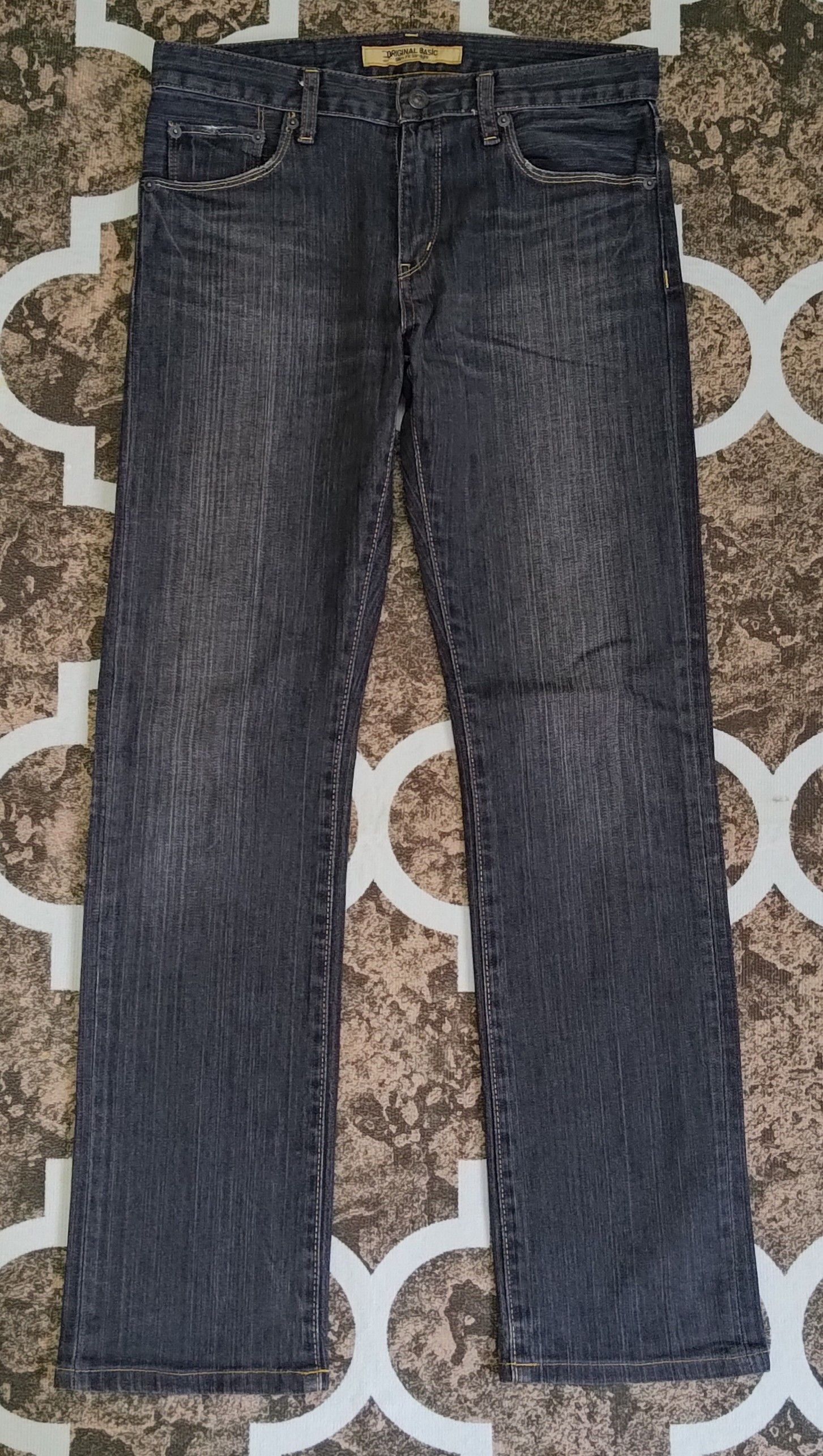 Uniqlo Original Basic Uniqlo jeans Size US 32 / EU 48 - 1 Thumbnail