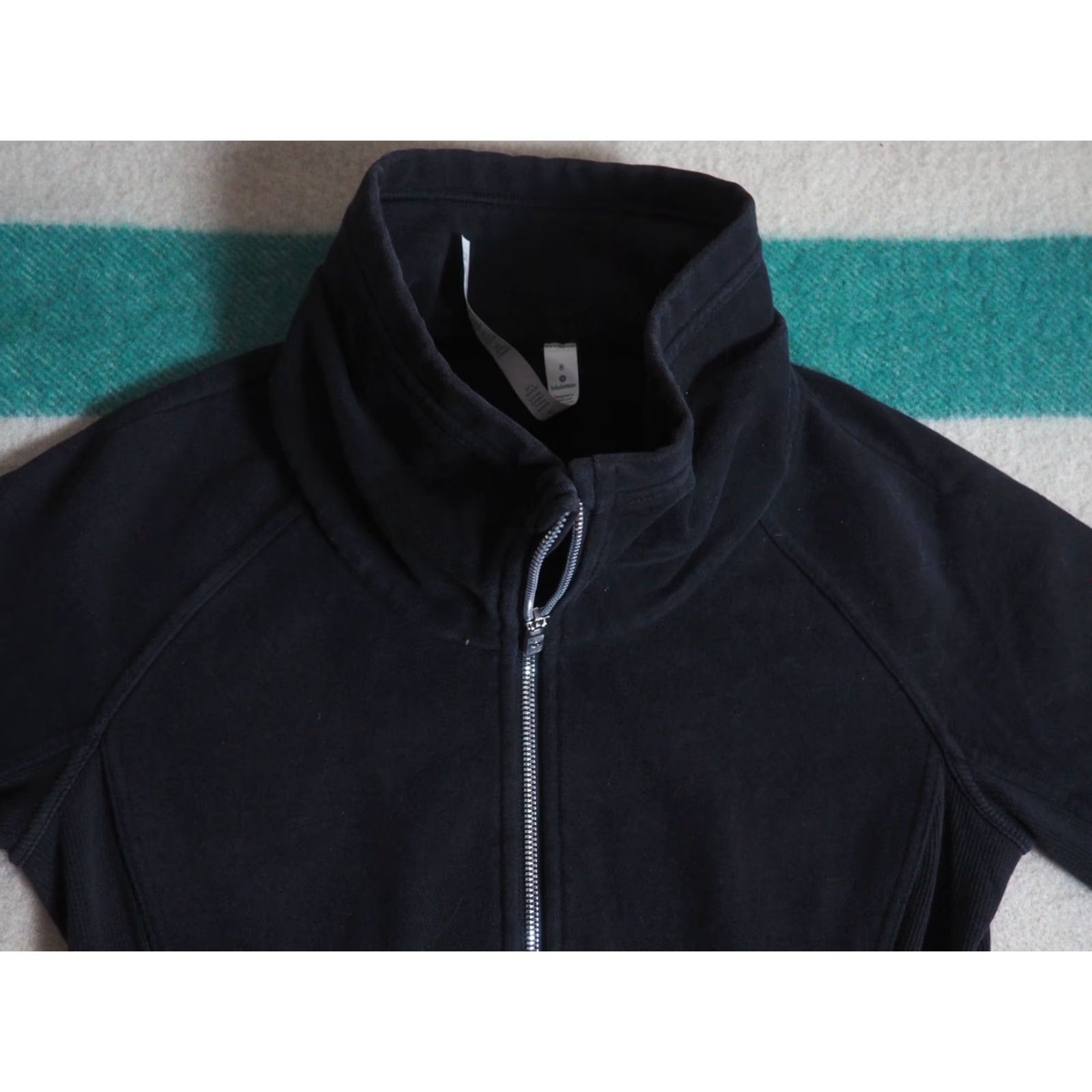 Lululemon Lululemon Full Zip Black Athleisure Jacket Womens 8 Running & Jogging Sweatshirt Sportswear Size M / US 6-8 / IT 42-44 - 3 Thumbnail