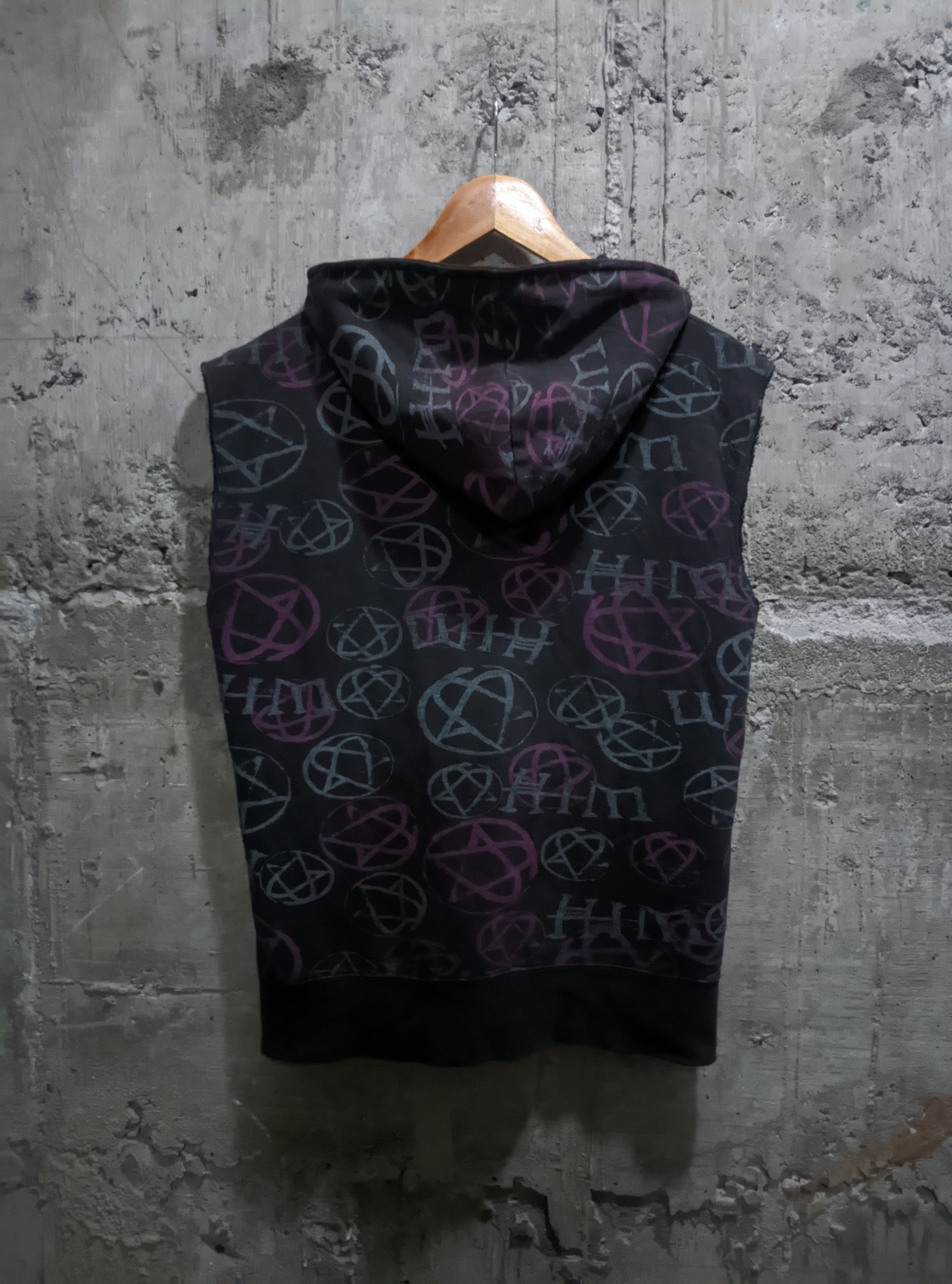 Band Tees Vintage 2000s him goth aop bam margera thrashed distressed Size US M / EU 48-50 / 2 - 2 Thumbnail