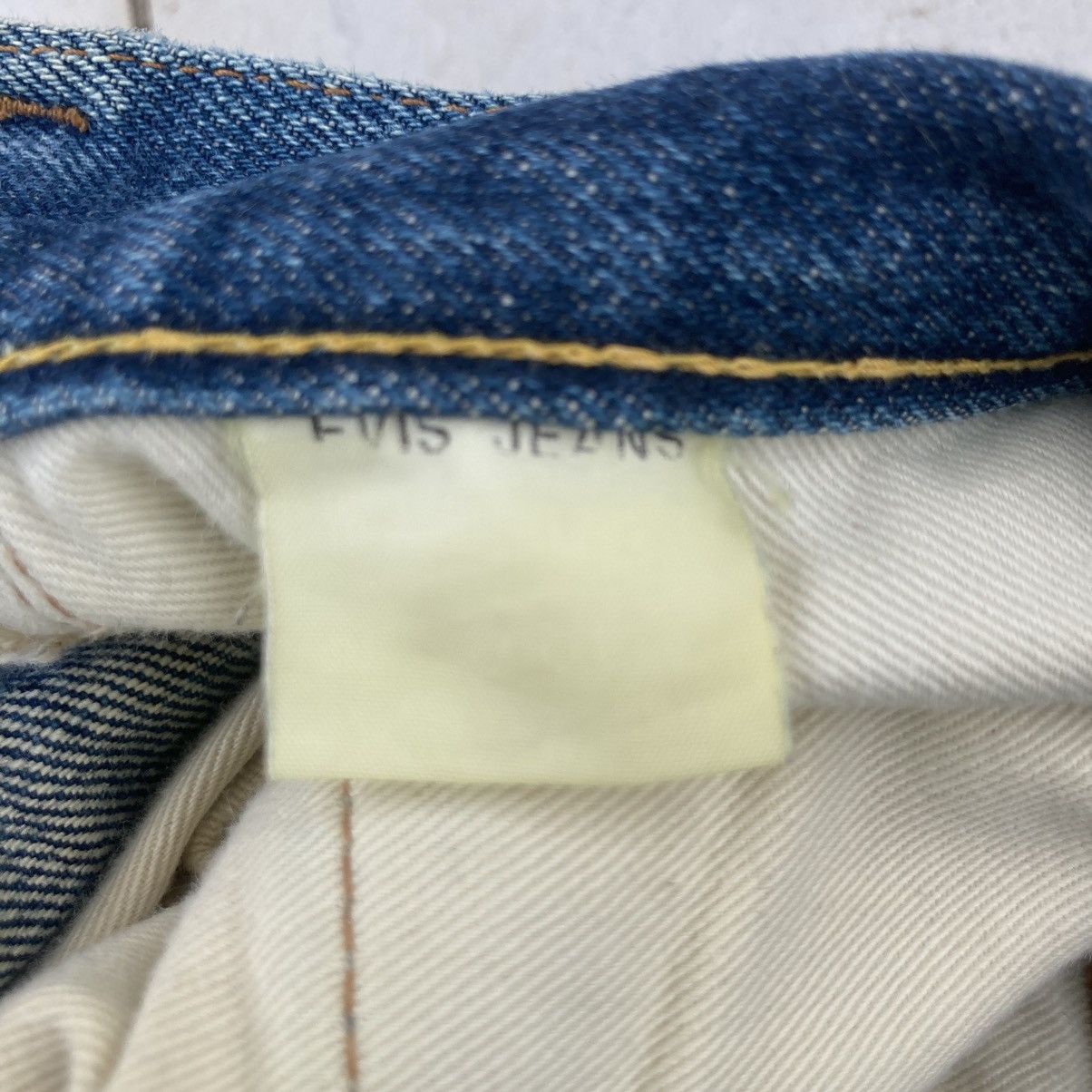 Evisu VINTAGE EVIS DISTRESSED SELVEDGE JEANS Size US 33 - 21 Thumbnail