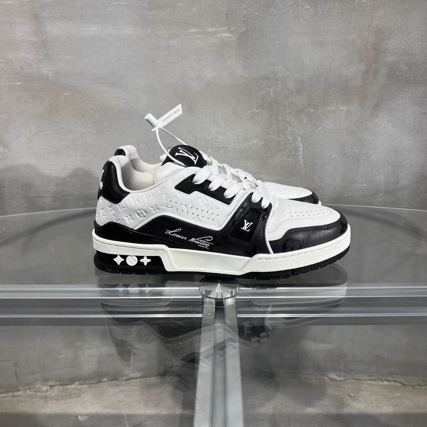 Louis Vuitton LV Trainer Black & White Embossed UK4 38 Size US 6.5 / IT 36.5 - 2 Thumbnail