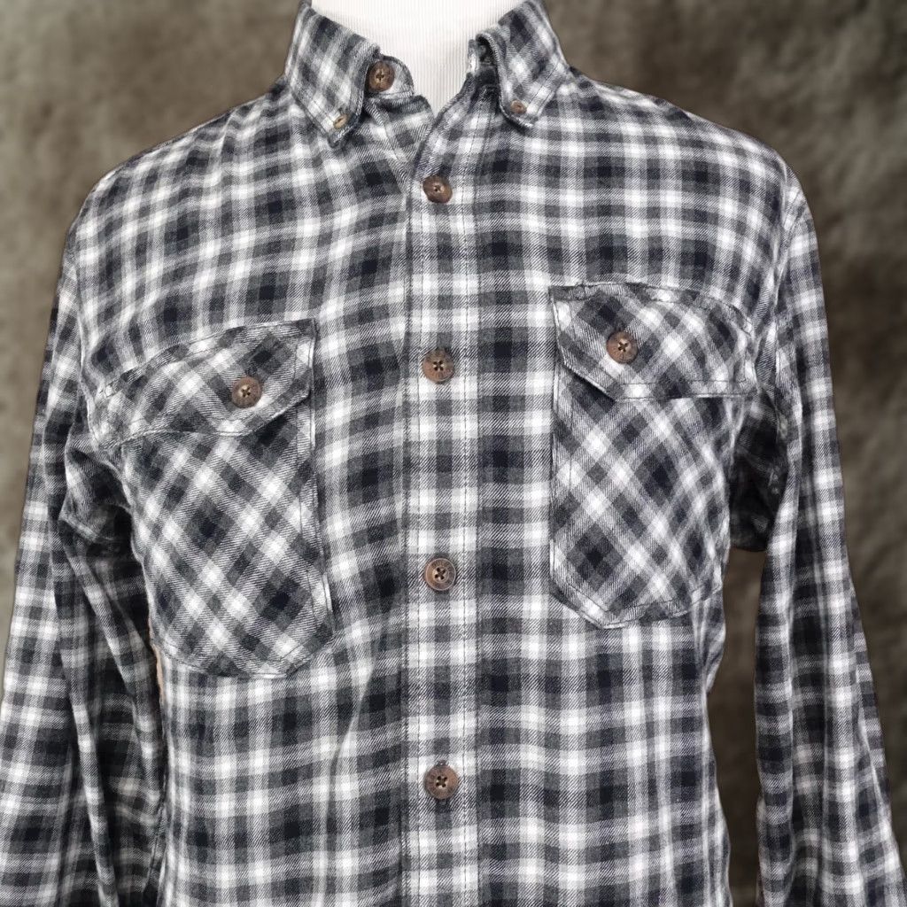 Duluth Trading Company Duluth Trading Co Flannel Shirt Mens L Gray Plaid Button-Down Workwear Shirt Size US L / EU 52-54 / 3 - 1 Thumbnail