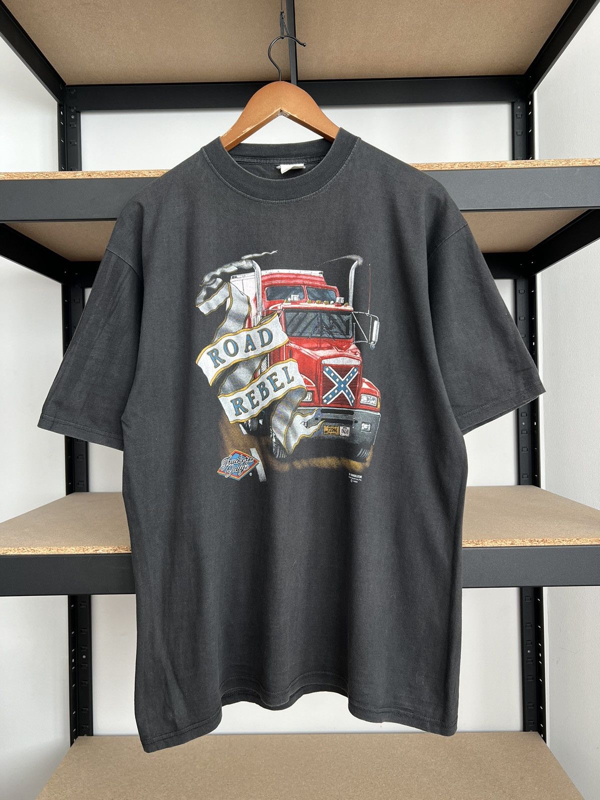 Vintage Vintage 1989 3D Emblem Truckers Only Harley Davidson T-shirt Size US L / EU 52-54 / 3 - 1 Thumbnail