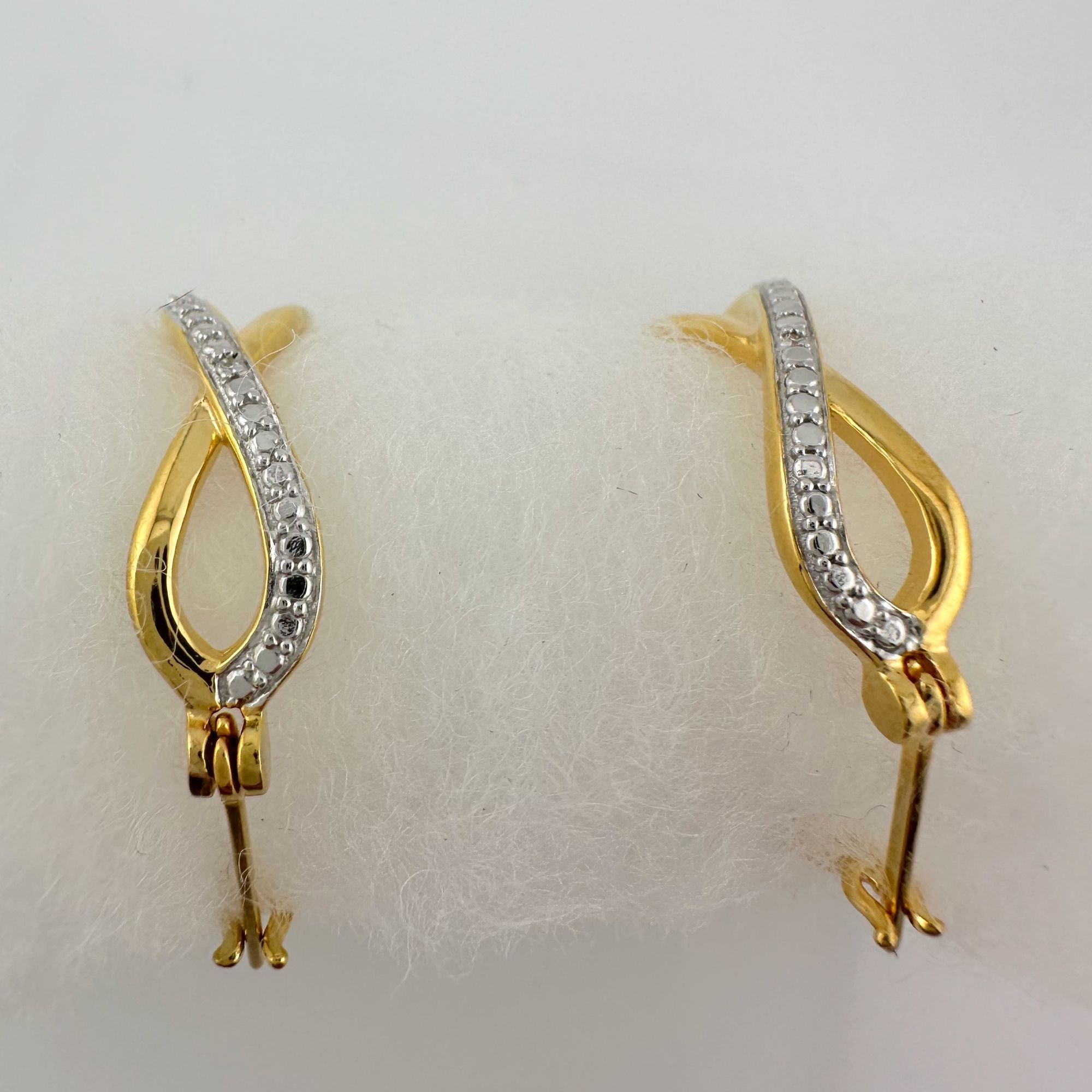 Other Beautiful Infinity Hoop Earrings Sterling 14kt Gold Overlay Size ONE SIZE - 10 Thumbnail