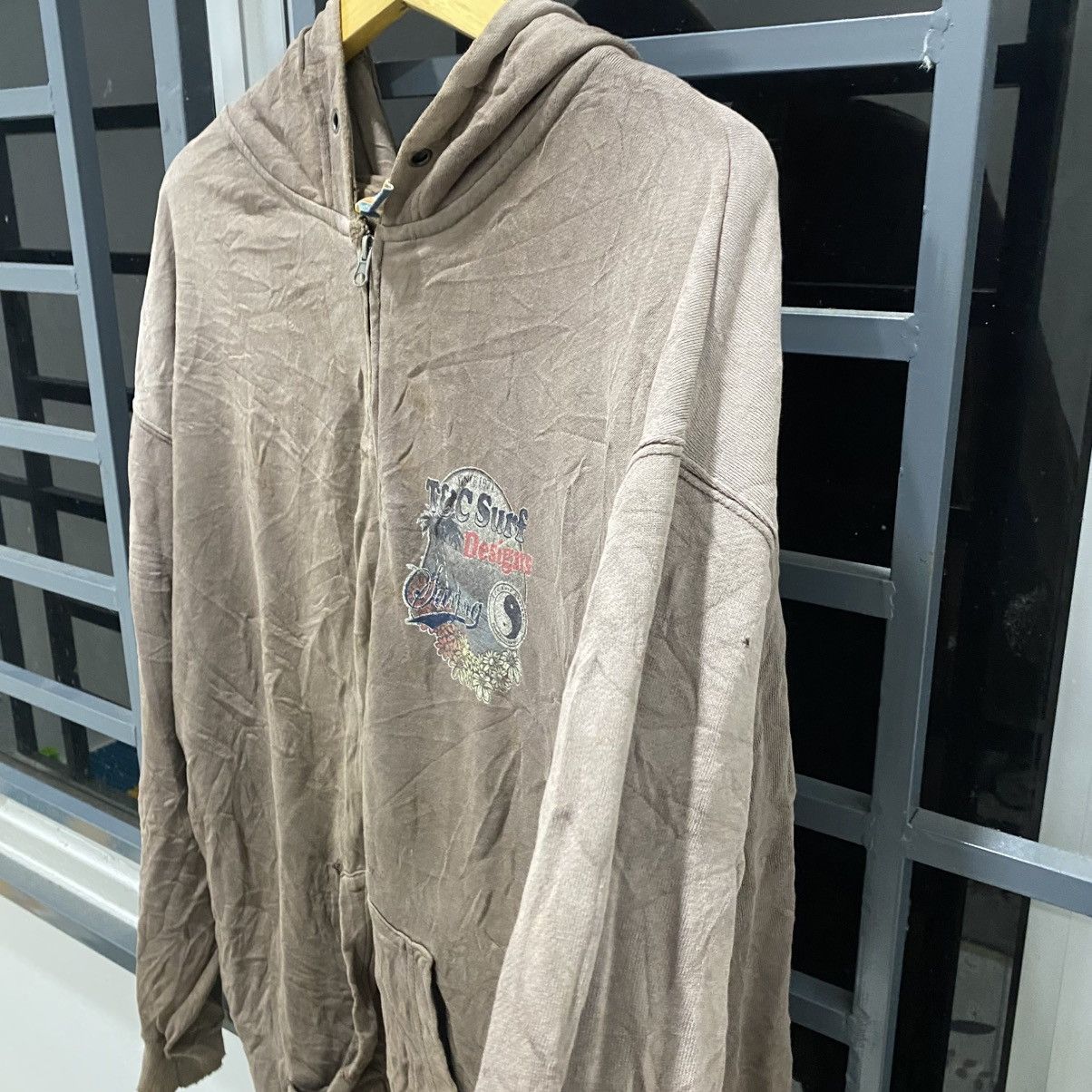 Vintage T&C thrasher sun faded hoodei A1 Size US XXL / EU 58 / 5 - 12 Thumbnail