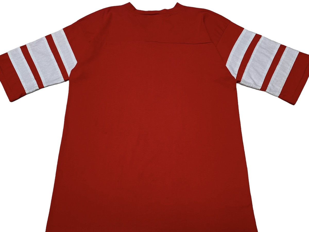 NHL × Vintage Vintage NFL Team Black Hawk Chicago T-Shirt 1990s Size US XL / EU 56 / 4 - 4 Thumbnail