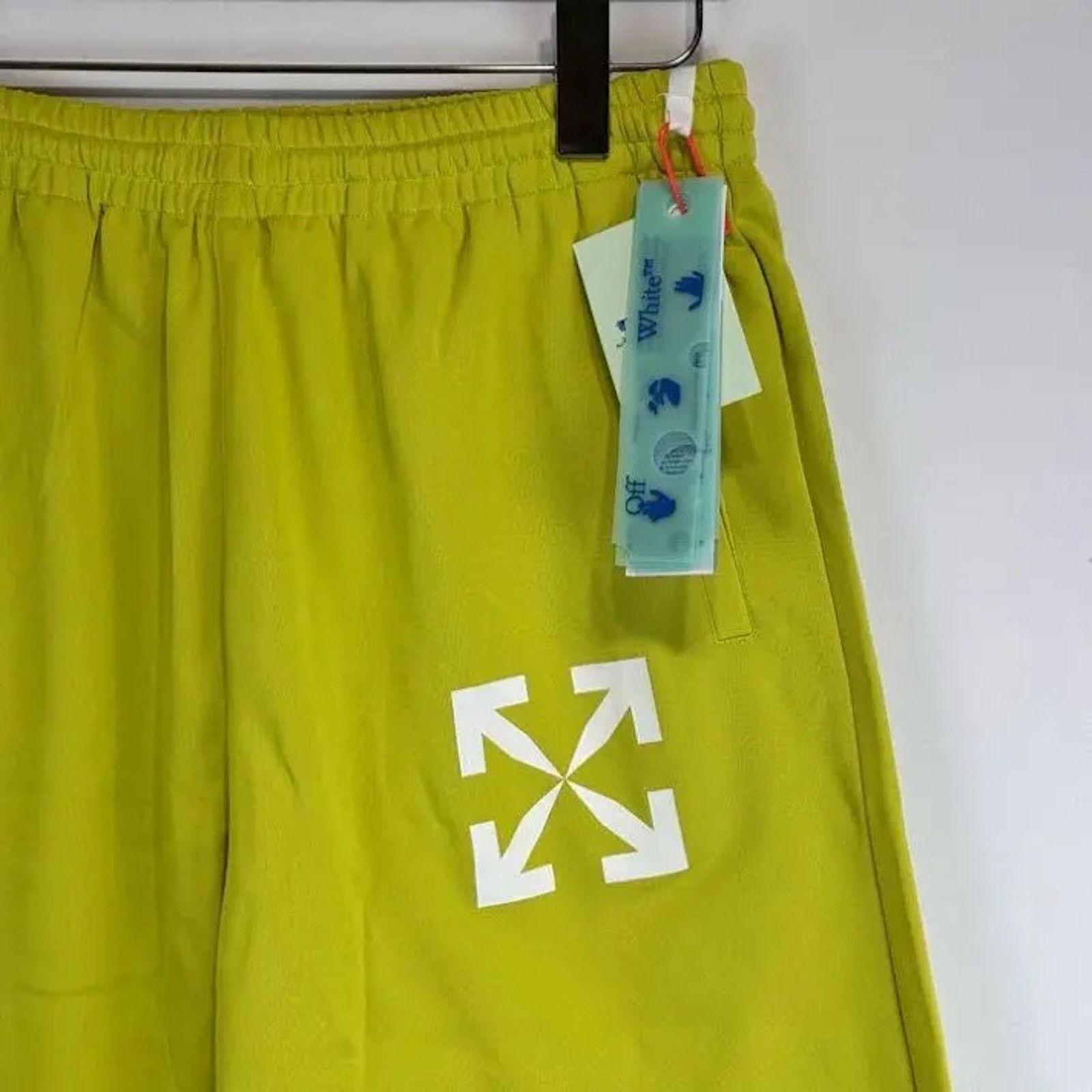 Off-White o1rshd1 Single Arrow Skate Track Short in Lime Size US 36 / EU 52 - 2 Thumbnail