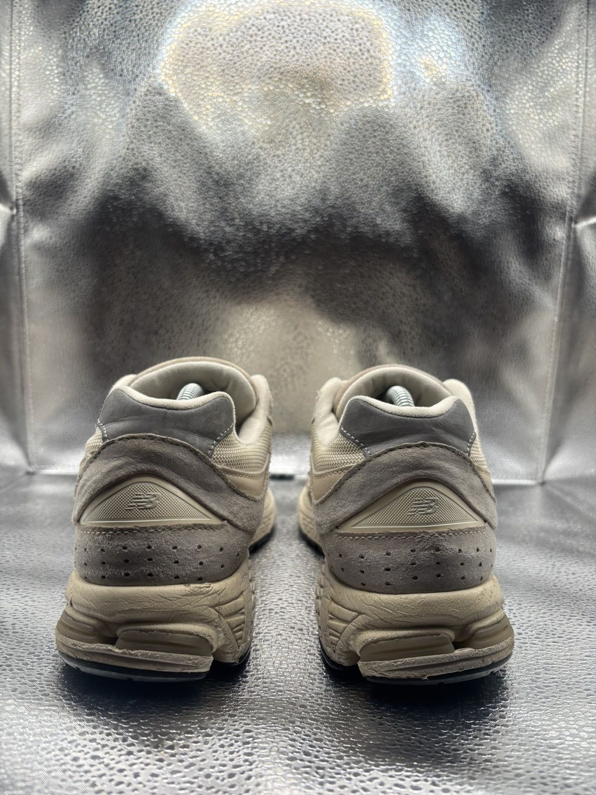 New Balance New Balance 2002r Off White Size US 9 / EU 42 - 4 Thumbnail