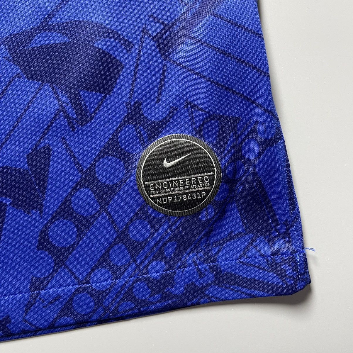 Nike CHELSEA NIKE 2019/2020 FOOTBALL HOME JERSEY #10 HAZARD Size US M / EU 48-50 / 2 - 6 Thumbnail