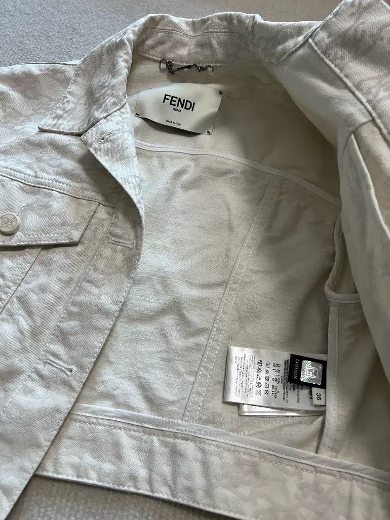 Fendi Fendi Embossed Logo Denim Jacket + Shorts Size 4XL / US 24-26 - 2 Thumbnail