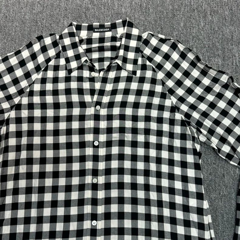 Balenciaga Balenciaga size 38 Black and white plaid long-sleeved shir Size M / US 6-8 / IT 42-44 - 3 Thumbnail
