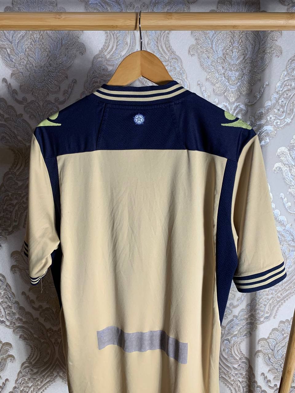 Macron × Vintage VERY RARE MACRON LEEDS UNITED ENGLAND SOCCER JERSEY Y2K 90s Size US XL / EU 56 / 4 - 12 Thumbnail