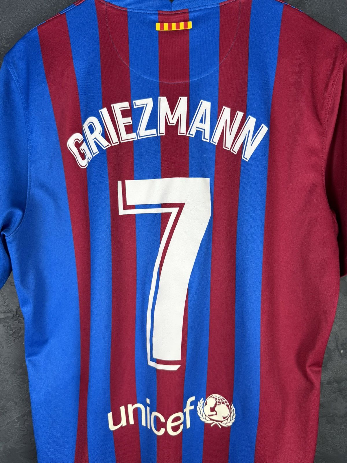 Nike Authentic Barcelona Griezmann 21/22 Home Nike Soccer Jersey Size US L / EU 52-54 / 3 - 8 Thumbnail