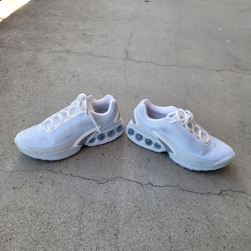 Nike EUC Nike Air Max Dn Sneakers Size US 6.5 / IT 36.5 - 5 Thumbnail