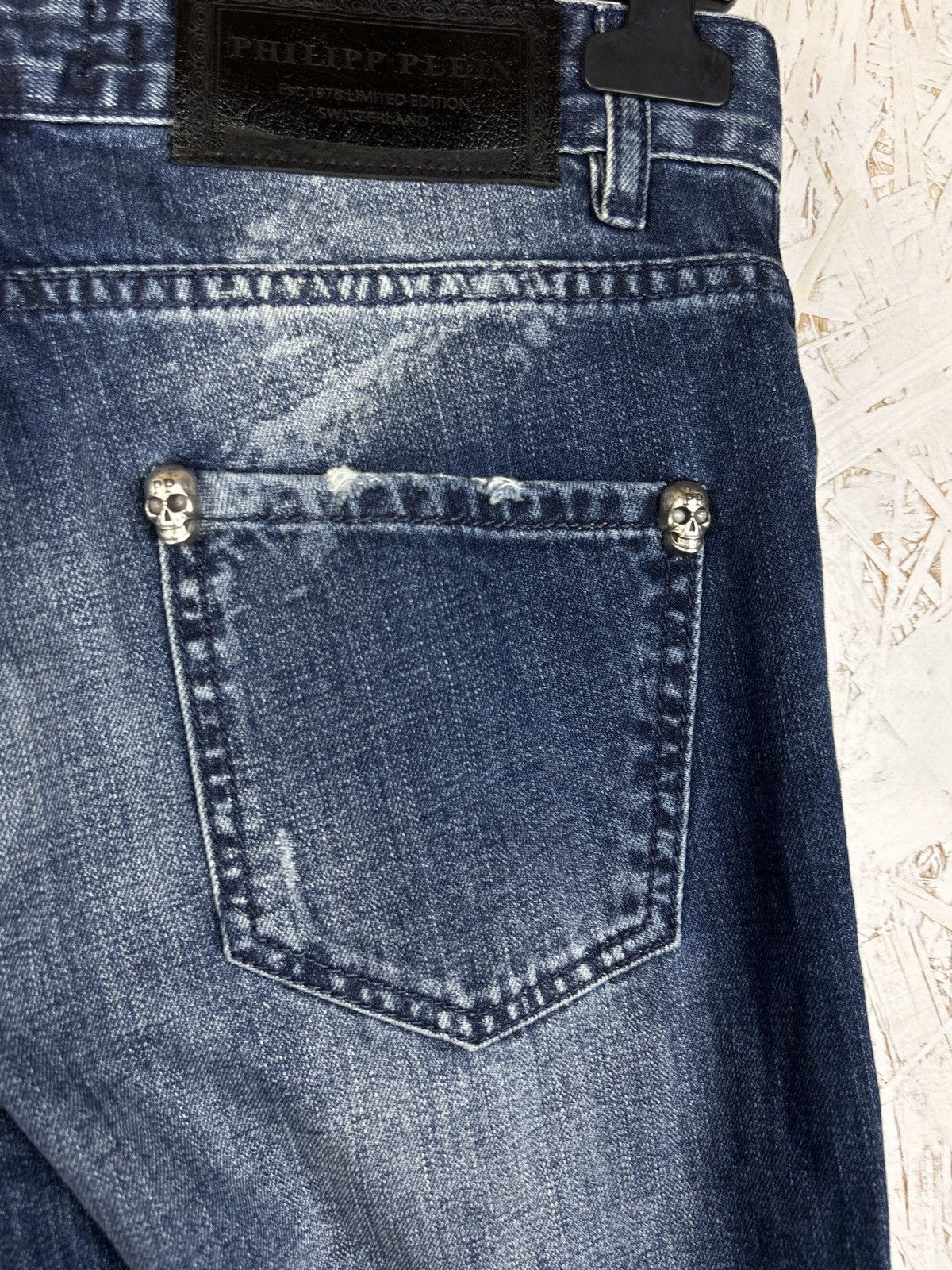 Philipp Plein Philipp Plein Straight Cut Washed Denim Jeans Size 30 Size US 30 / EU 46 - 7 Thumbnail