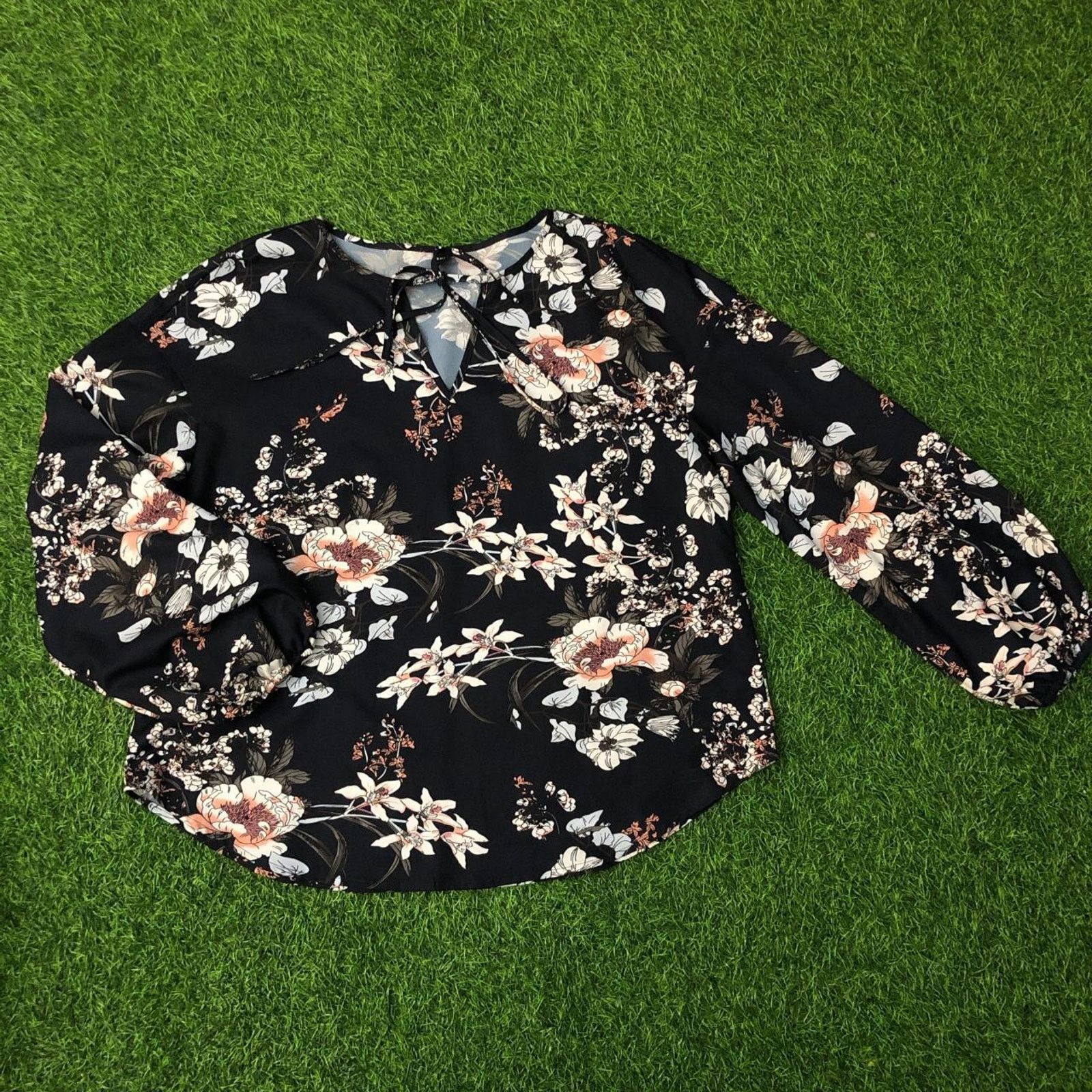 Shein Women's Navy Floral Shein Tie Front Blouse Size L / US 10 / IT 46 - 1 Thumbnail