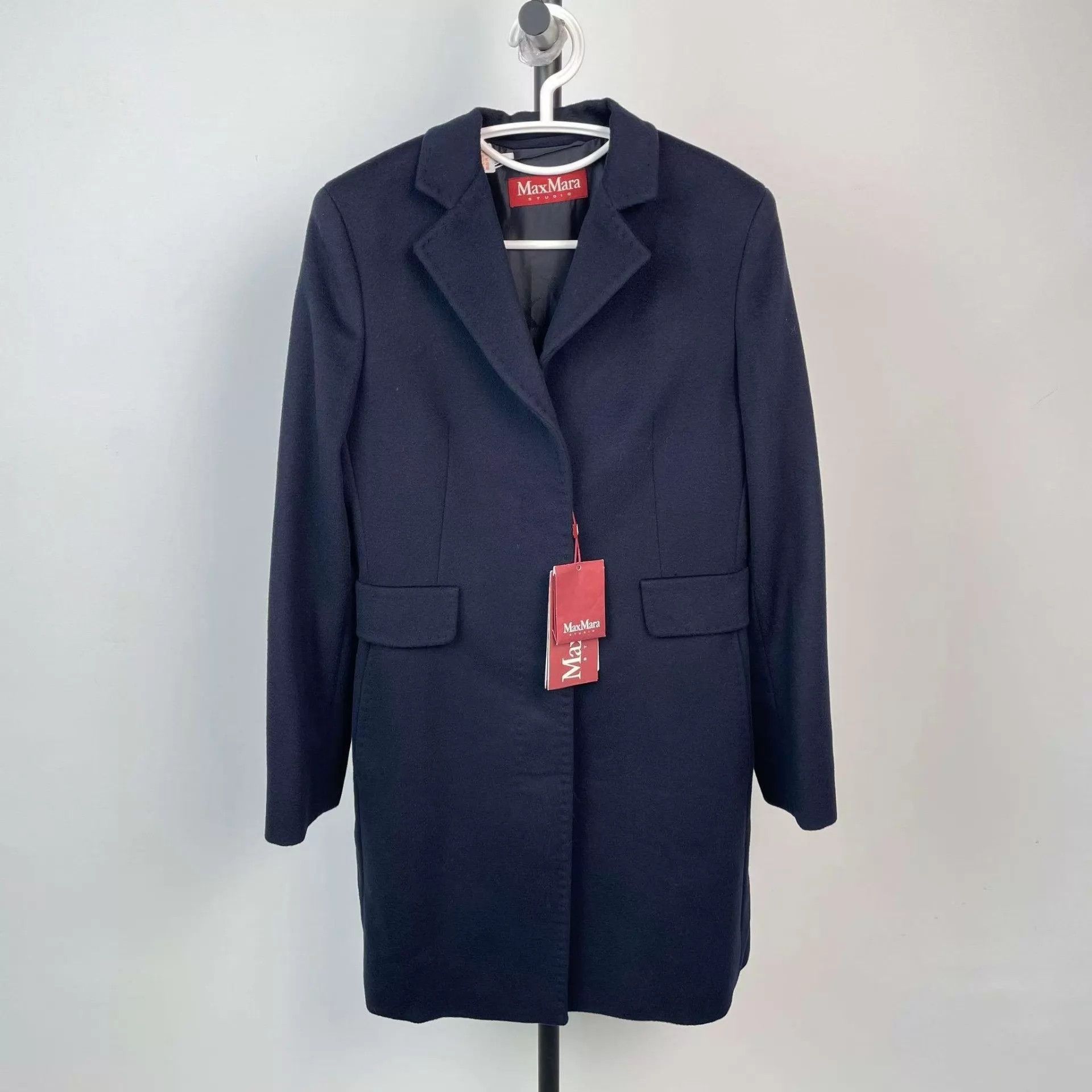 Max Mara Max Mara mid-length cashmere coat navy Size M / US 6-8 / IT 42-44 - 1 Thumbnail