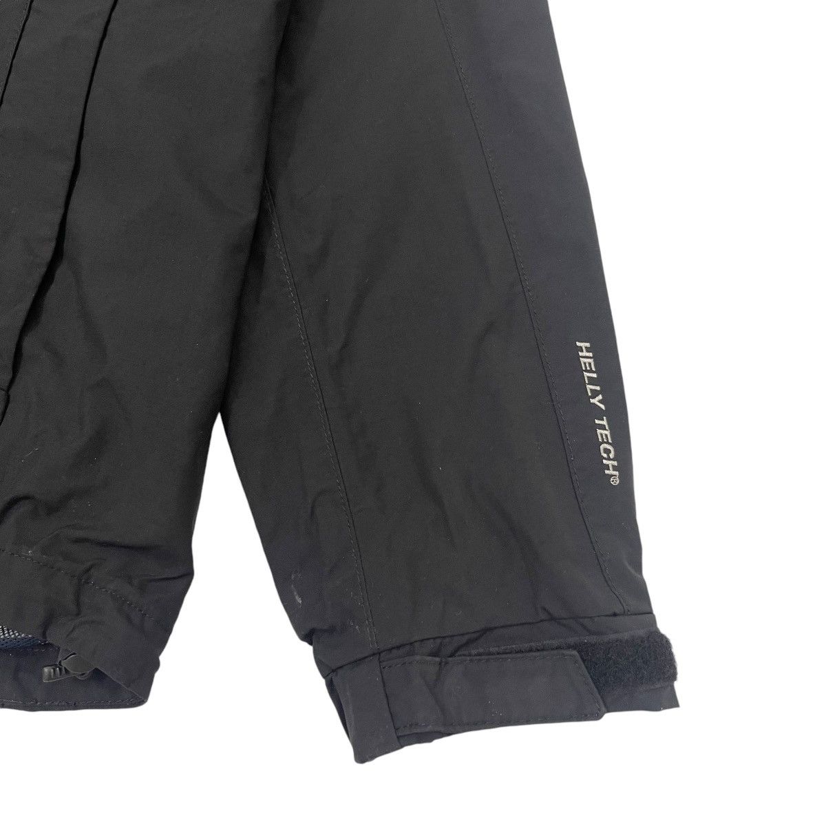 Helly Hansen Vintage Helly Hansen Gorpcore Black Jacket Size US L / EU 52-54 / 3 - 11 Thumbnail