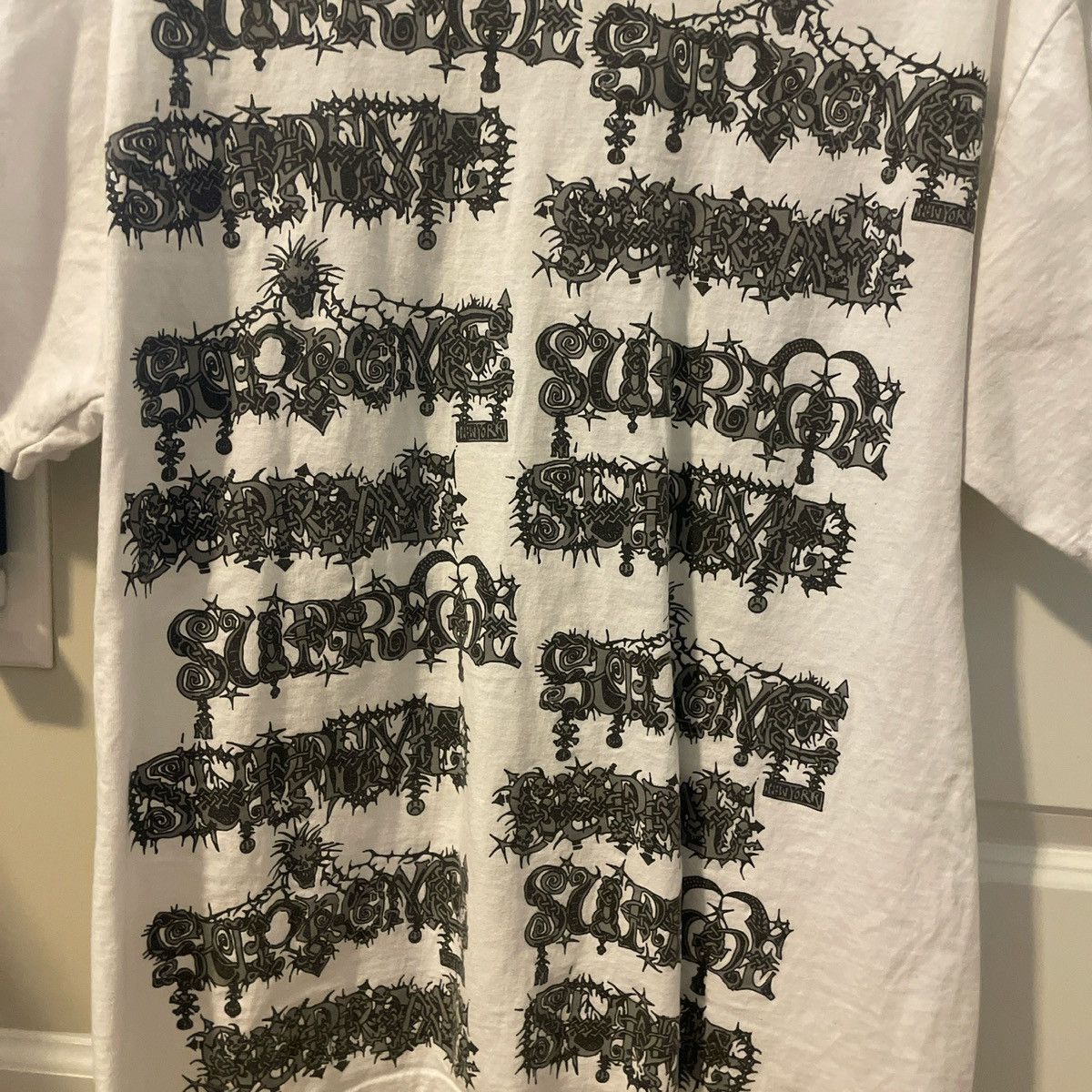 Supreme White black and grey skull supreme shirt Size US M / EU 48-50 / 2 - 2 Thumbnail