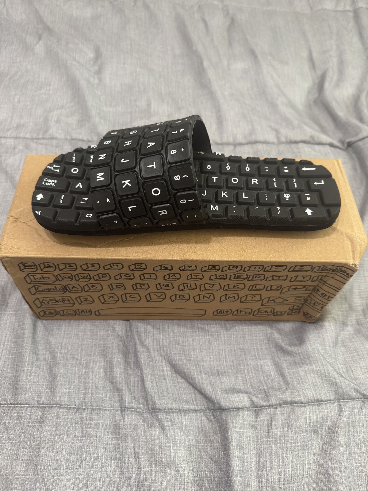 Imran Potato KEYBOARD SLIDES Size US 9 / EU 42 - 6 Thumbnail