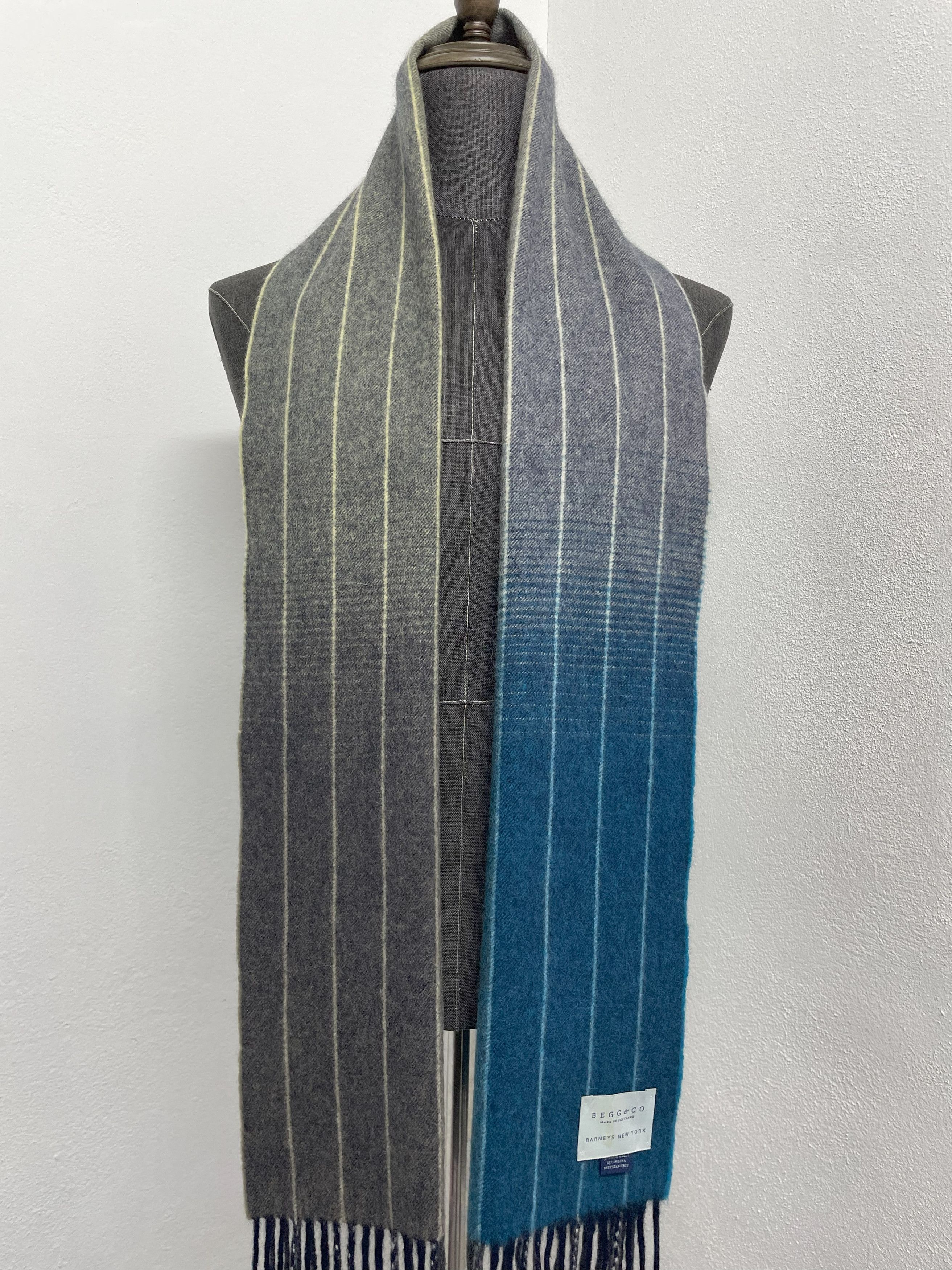 Barneys New York Barneys New York Scarf / Muffler - 6229 Size ONE SIZE - 2 Thumbnail