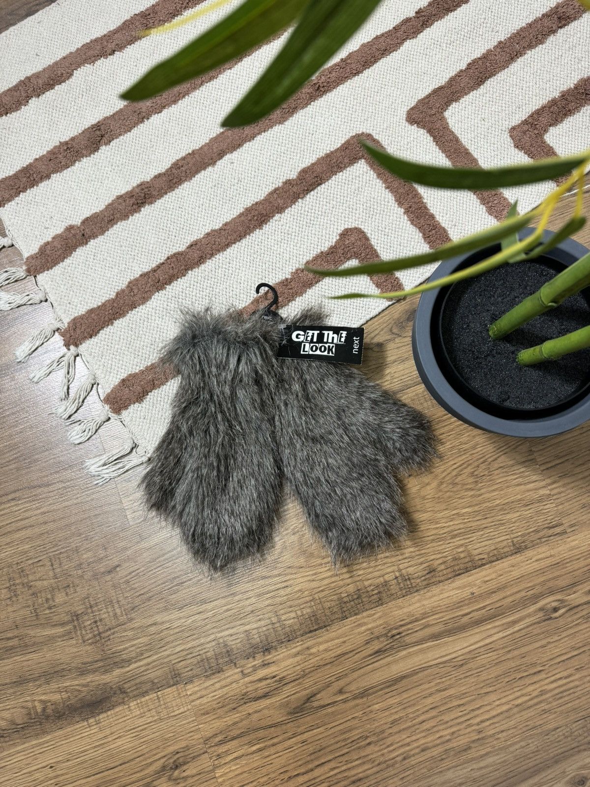 Vintage VINTAGE FUR SOFT FLUFFY MOHAIR GLOVES Size ONE SIZE - 2 Thumbnail