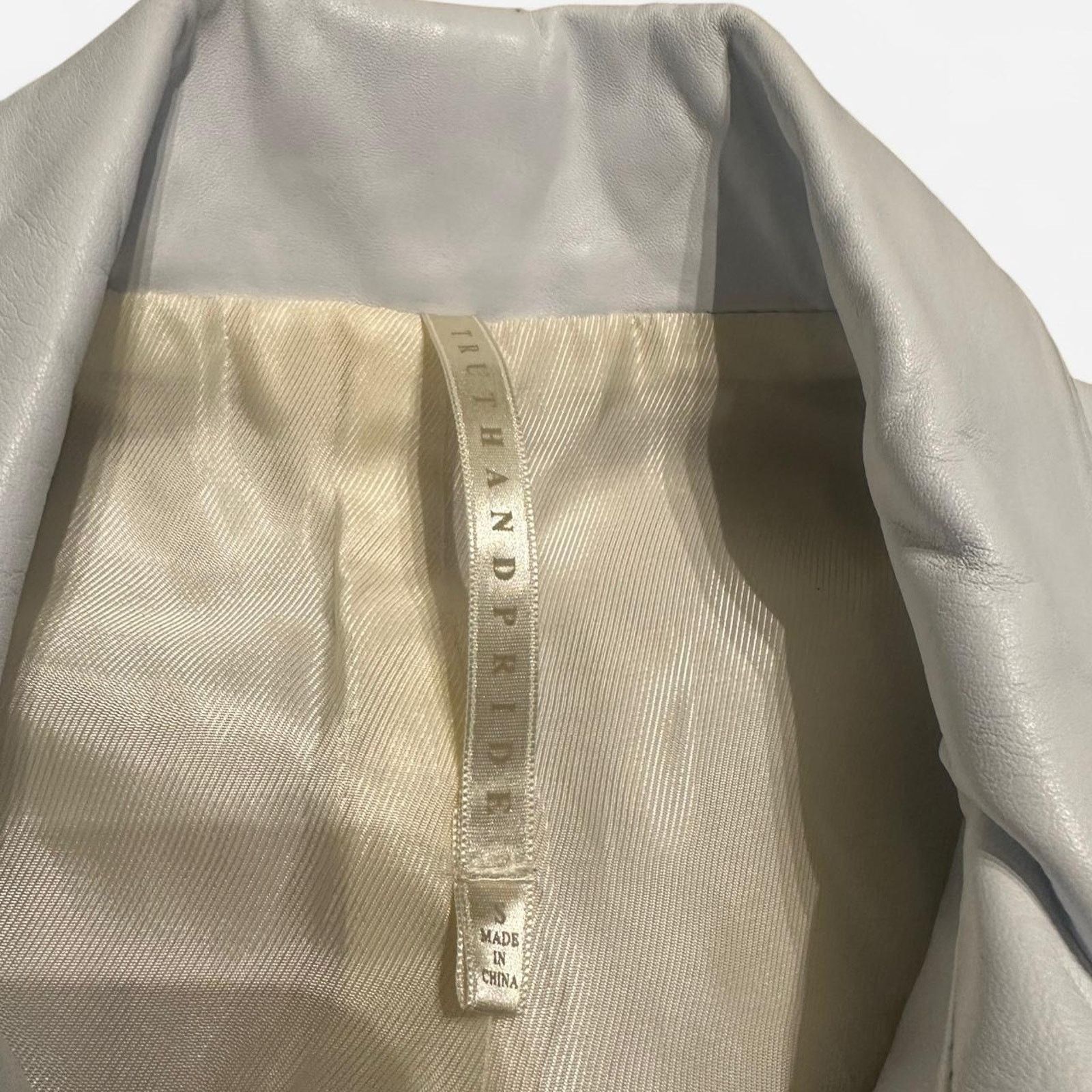 Other Truth pride white vest Size S / US 4 / IT 40 - 2 Thumbnail