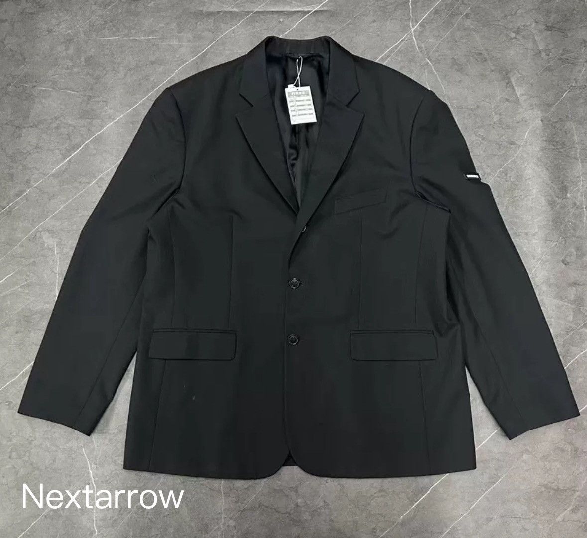 Balenciaga Balenciaga armband suit jacket 2410-Nextarrow Size US S / EU 44-46 / 1 - 1 Thumbnail