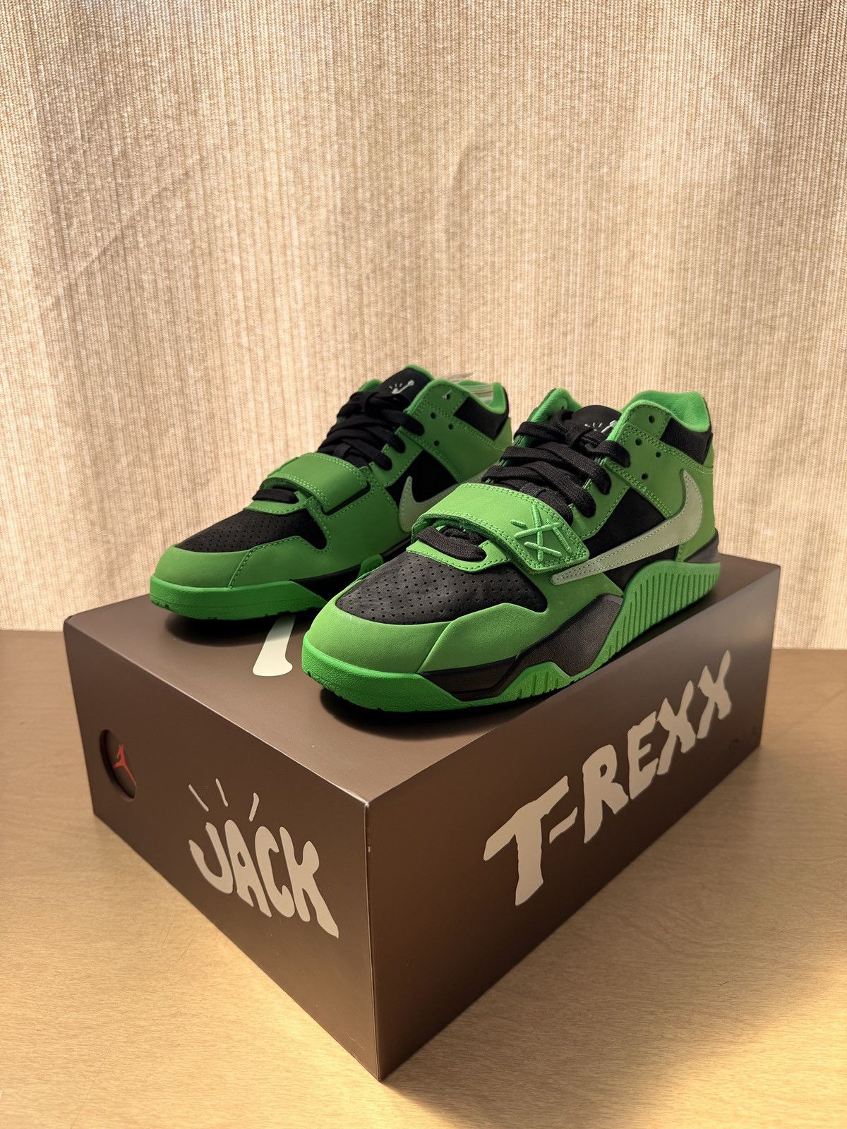 Nike × Travis Scott Jordan CJ1 T-Rexx Travis Scott Green Spark Size US 10 / EU 43 - 1 Thumbnail