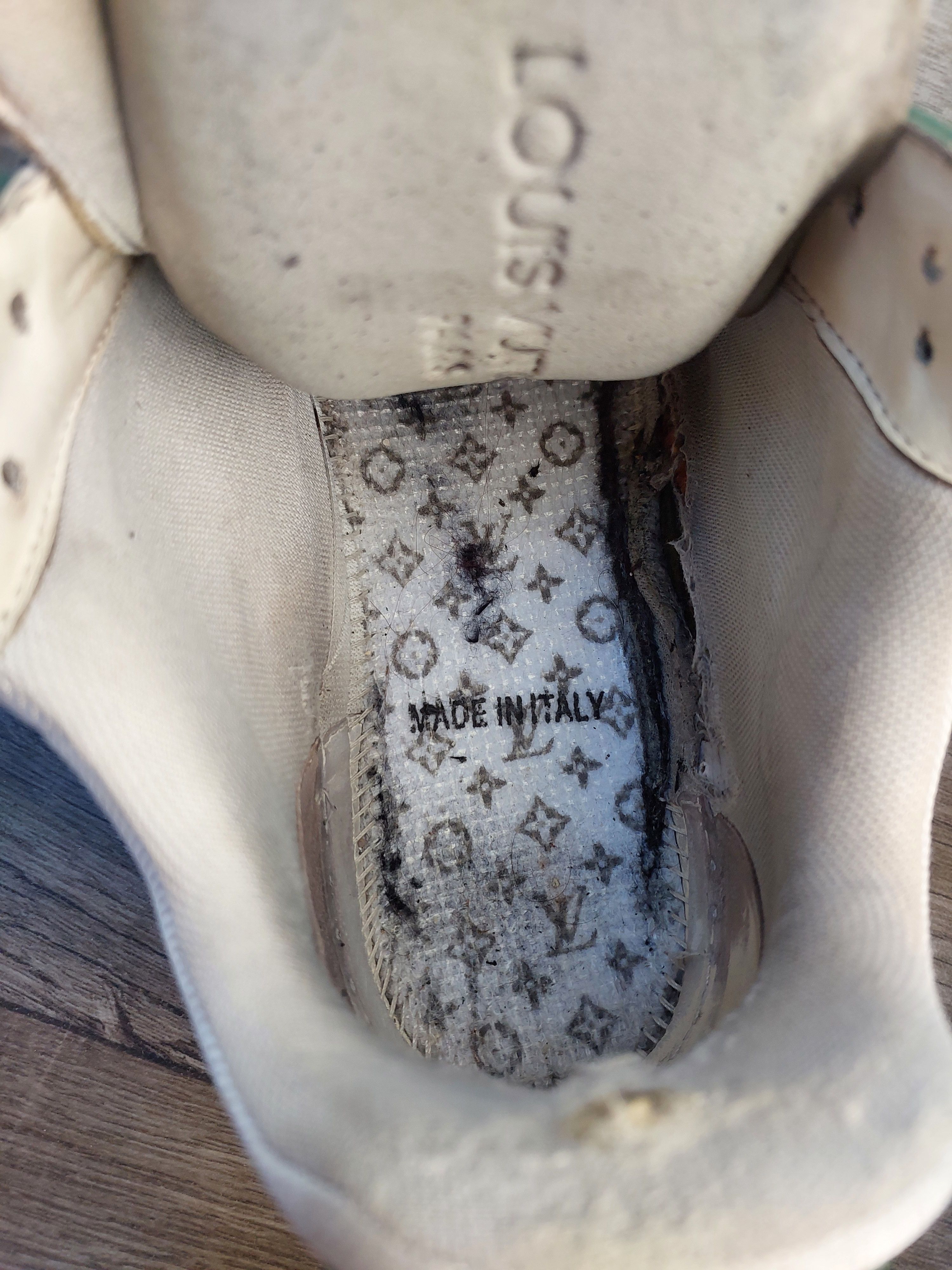 Louis Vuitton Louis Vuitton Green and White Trainer Sneaker -2508 Size US 10 / EU 43 - 19 Thumbnail