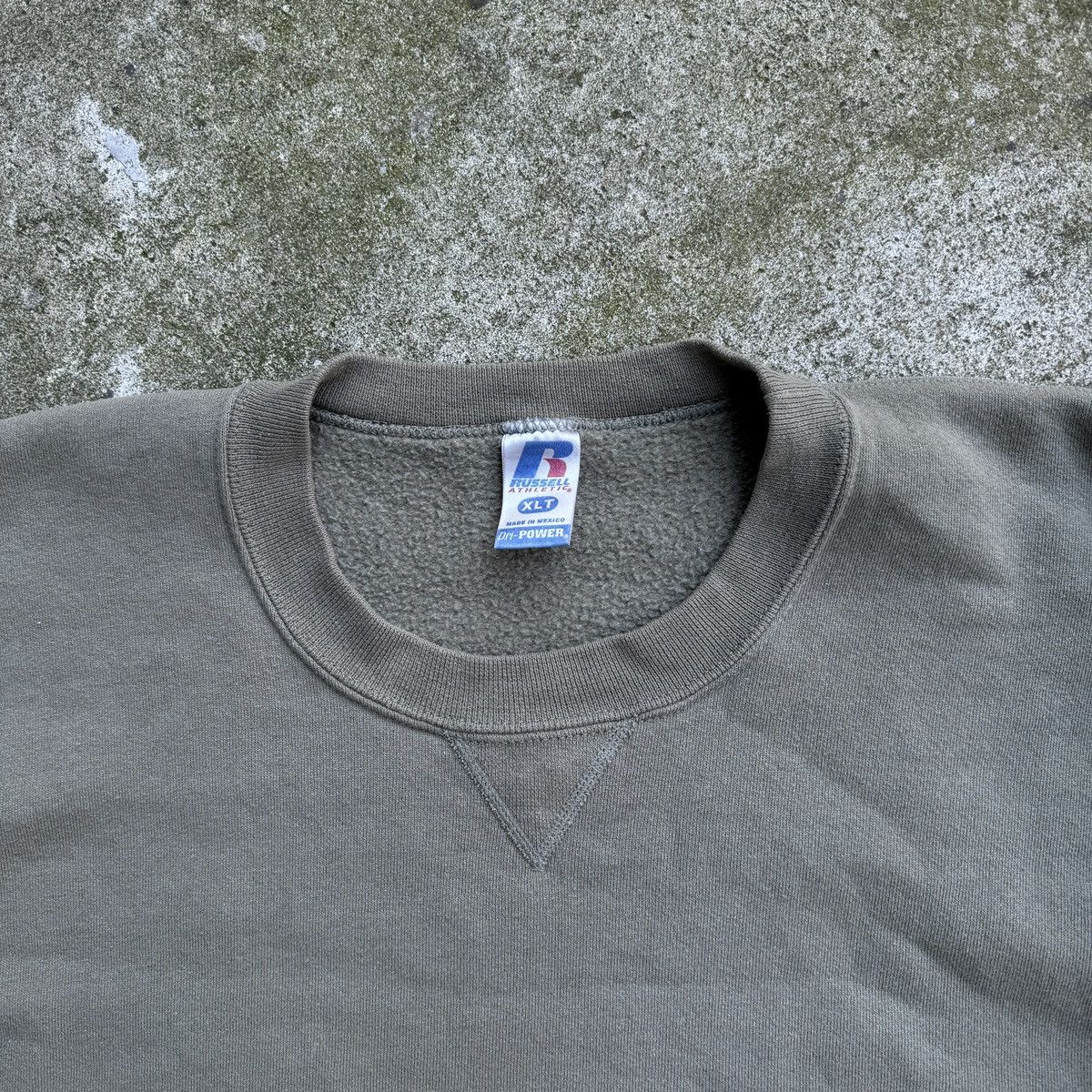 Vintage Beige Tan Russell Sweatshirt Thrashed Faded ERD Grunge Size US XL / EU 56 / 4 - 4 Thumbnail