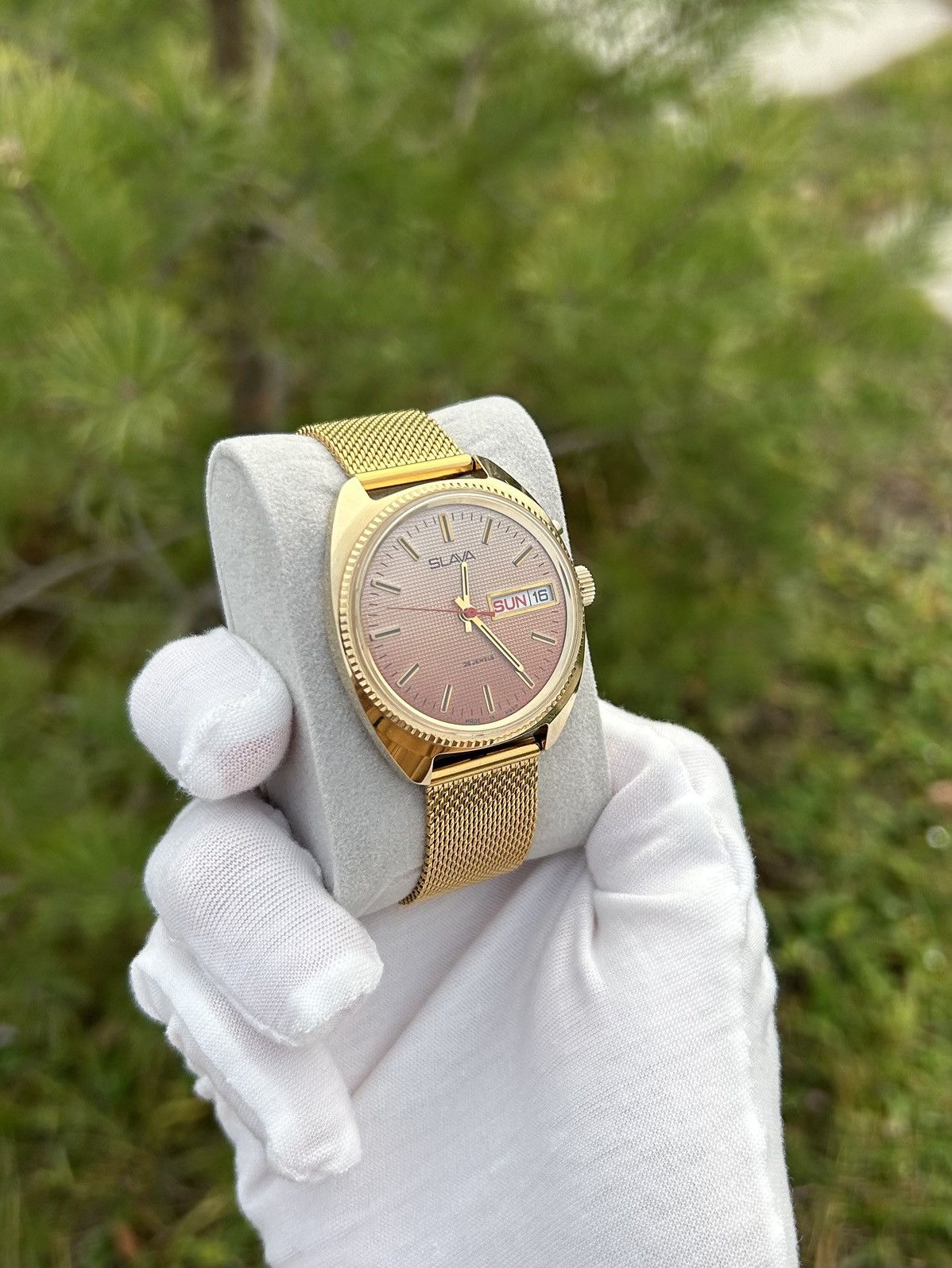 Vintage Vintage Watch Slava Mechanical Made in USSR Authentic 1980s Size ONE SIZE - 4 Thumbnail
