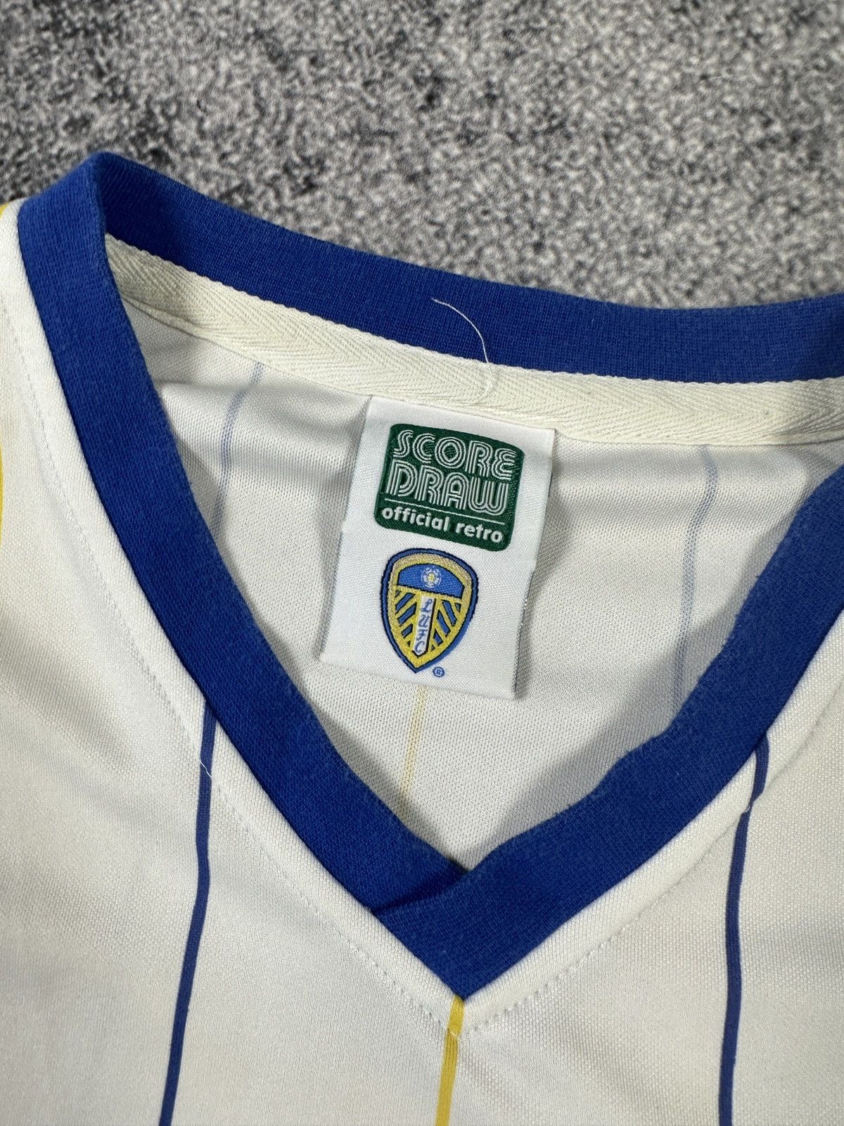 Vintage Vintage Retro Leeds United Soccer Jersey Blokecore 90s Style Size US L / EU 52-54 / 3 - 3 Thumbnail