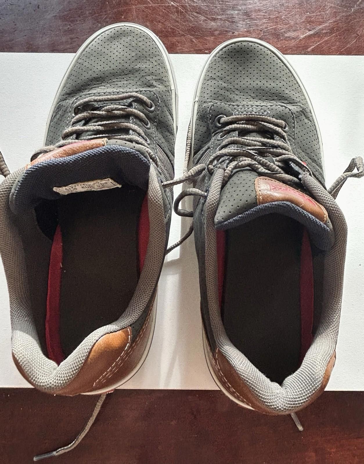 Levi's Levi's Mens Casual Lace-up Sneaker Shoe Sz 9 Size US 9 / EU 42 - 8 Thumbnail