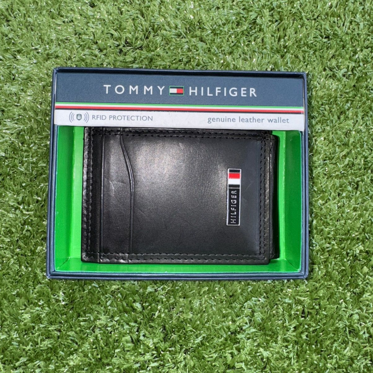 Tommy Hilfiger Black Genuine Leather Magnetic Bifold Wallet