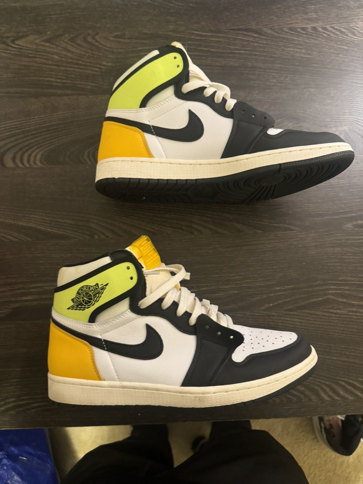 Nike Nike air Jordan 1 volt Size US 9.5 / EU 42-43 - 6 Thumbnail