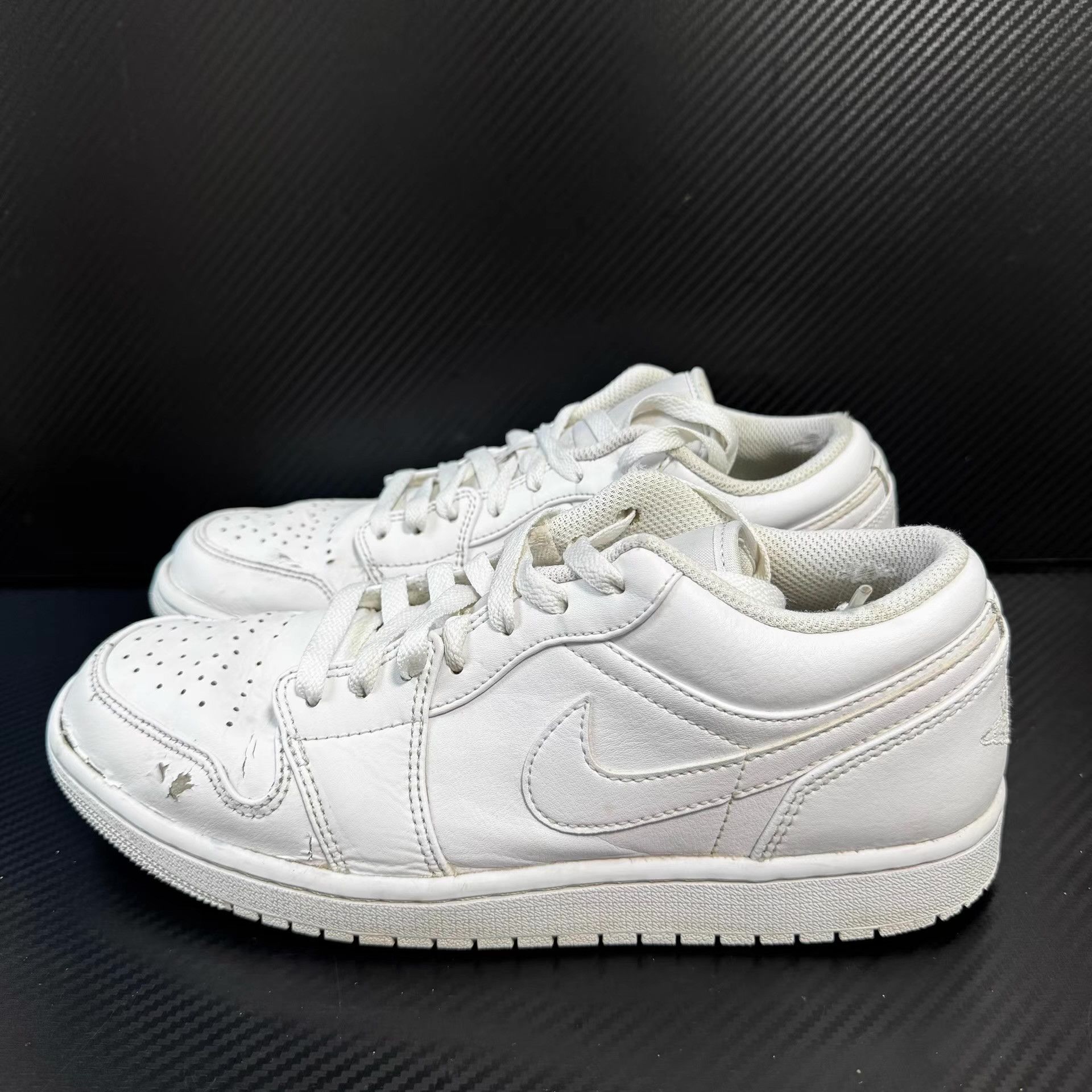 Nike AJ1 Low All White Low-Top Basketball Shoes Q10 Size US 8.5 / EU 41-42 - 1 Thumbnail