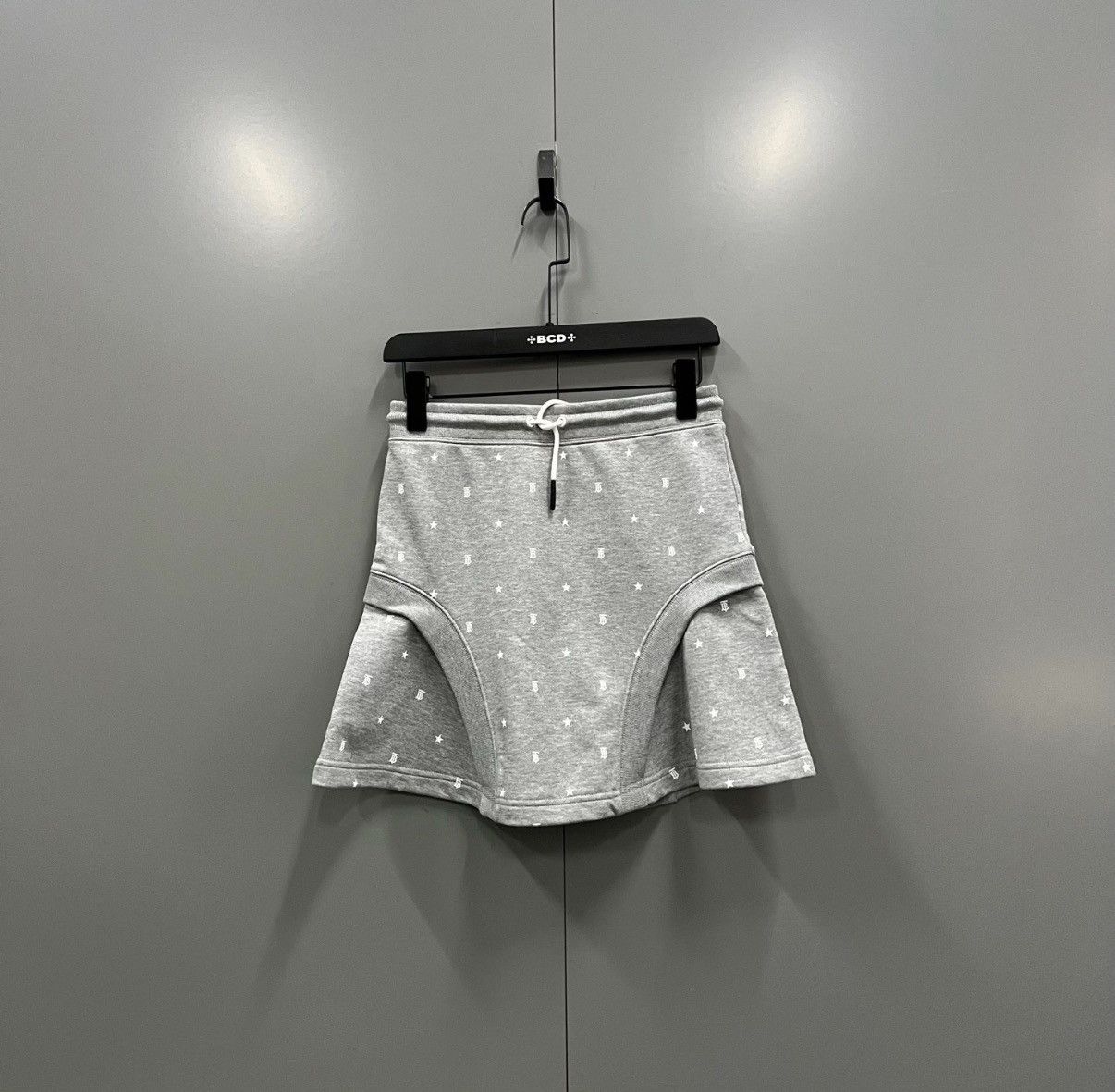 Burberry Burberry Star TB Print Mini Skirt J41 Size 24" / US 00 / IT 34 - 1 Thumbnail