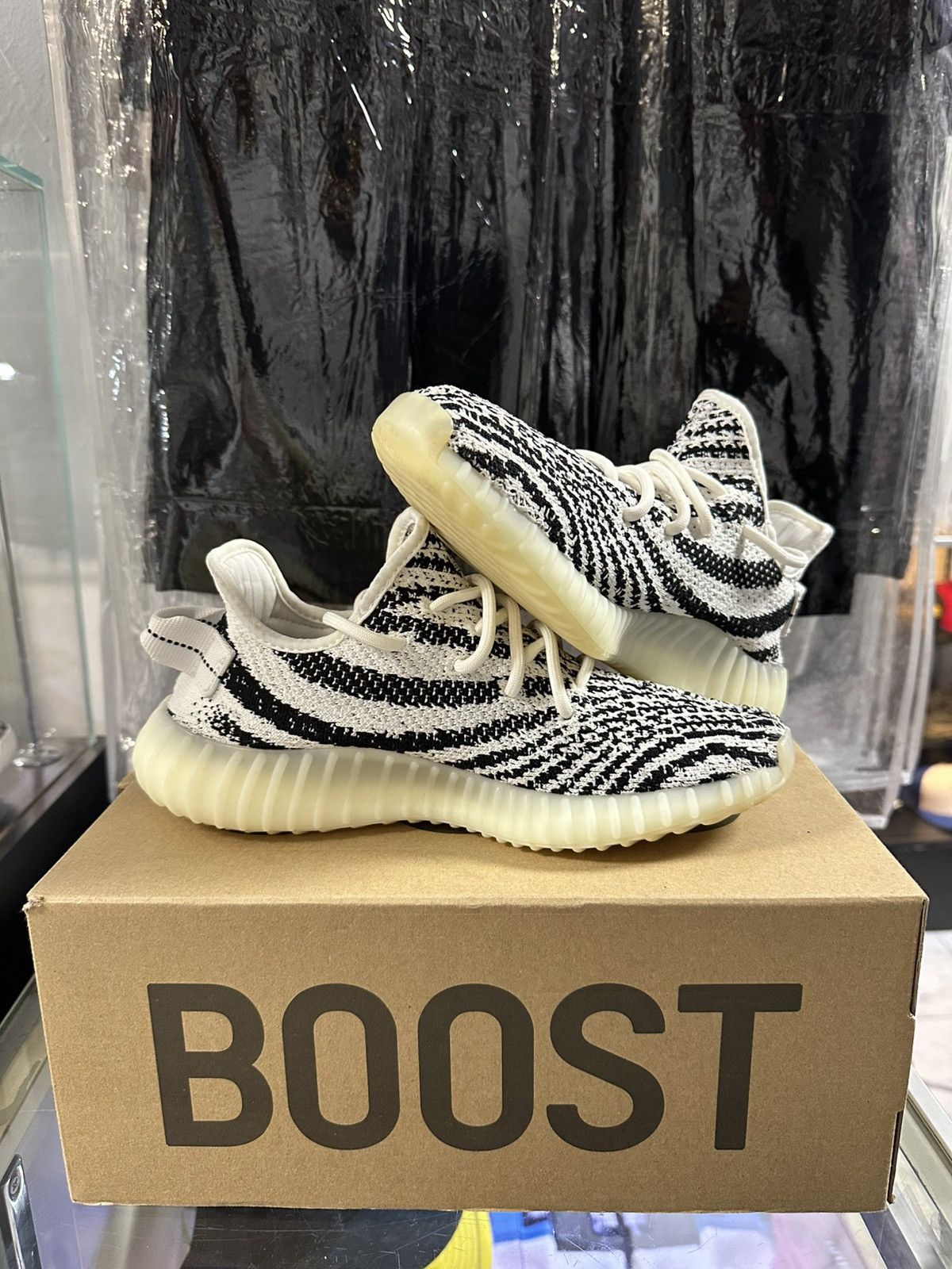 Yeezy Adidas Yeezy Boost 350 v2 ‘Zebra’ Size US 6.5 / EU 39-40 - 2 Thumbnail