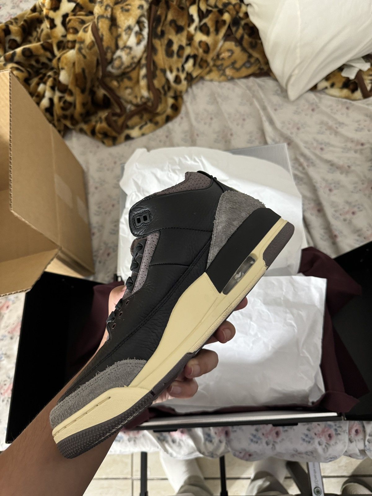 A Ma Maniere × Jordan Brand Nike Air Jordan 3 A Ma Maniere WYWS Size US 9.5 / EU 42-43 - 8 Thumbnail