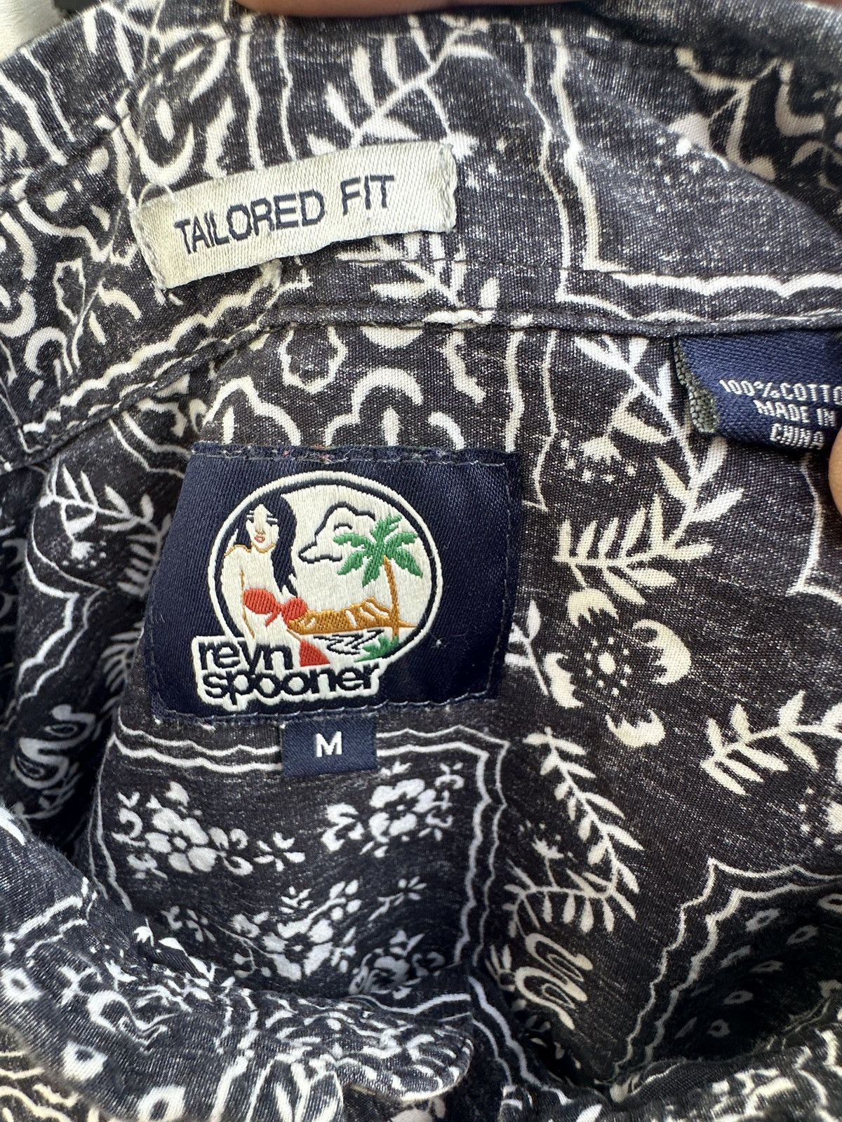 Reyn Spooner PreOwned Reyn Spooner Tailored Fit Hawaiian Black Men's M Size US M / EU 48-50 / 2 - 4 Thumbnail