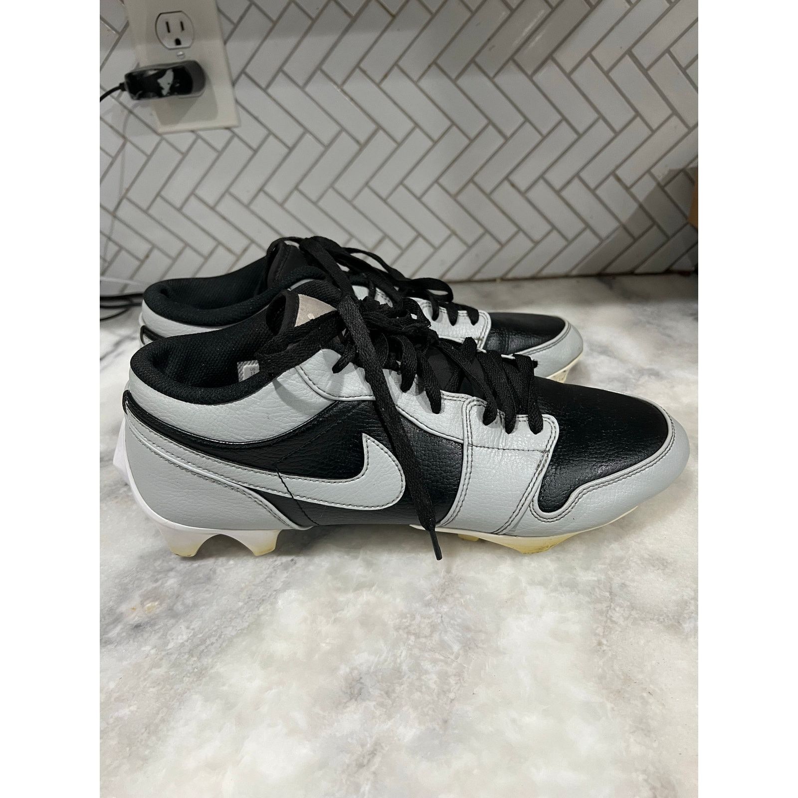 Jordan Brand Nike Jordan 1 TD Football Cleats FJ6245-002 Black White Gray Size US 12 / EU 45 - 9 Thumbnail