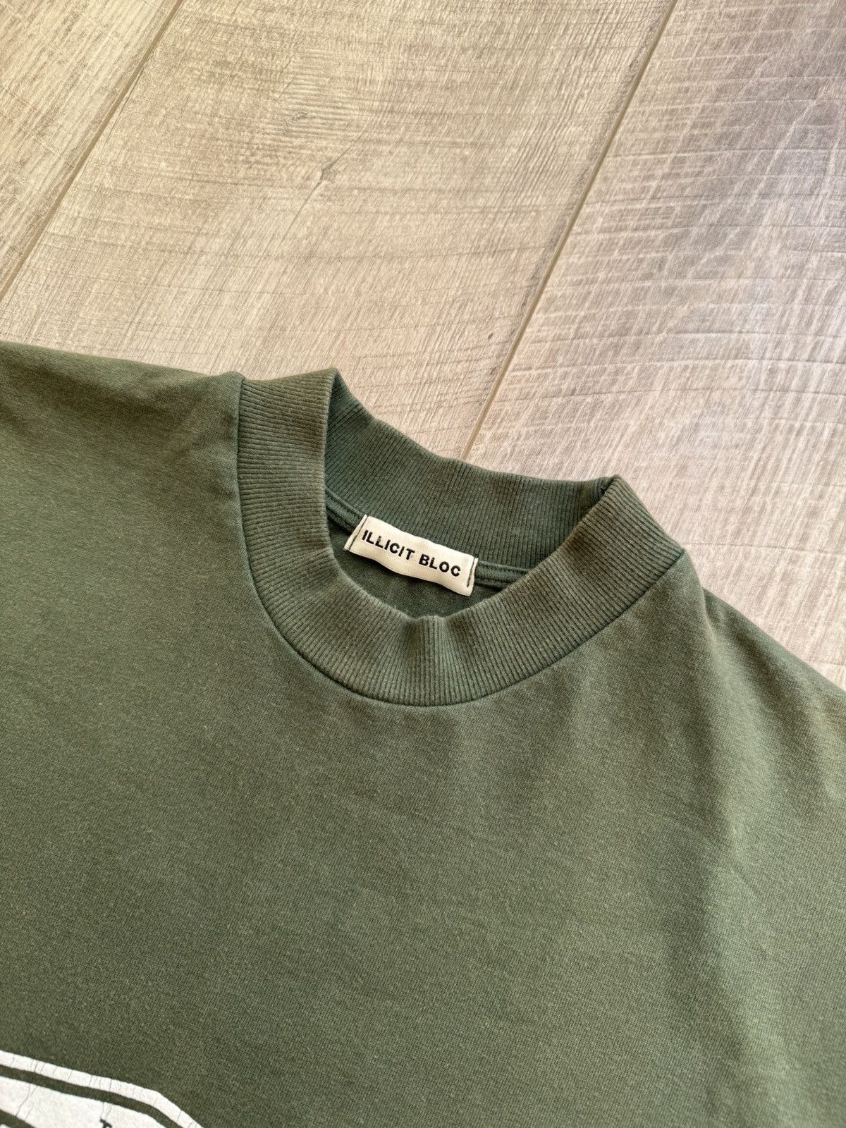 Cole Buxton ILLICIT BLOC RACING CAR Sun Faded Tee Size US L / EU 52-54 / 3 - 4 Thumbnail