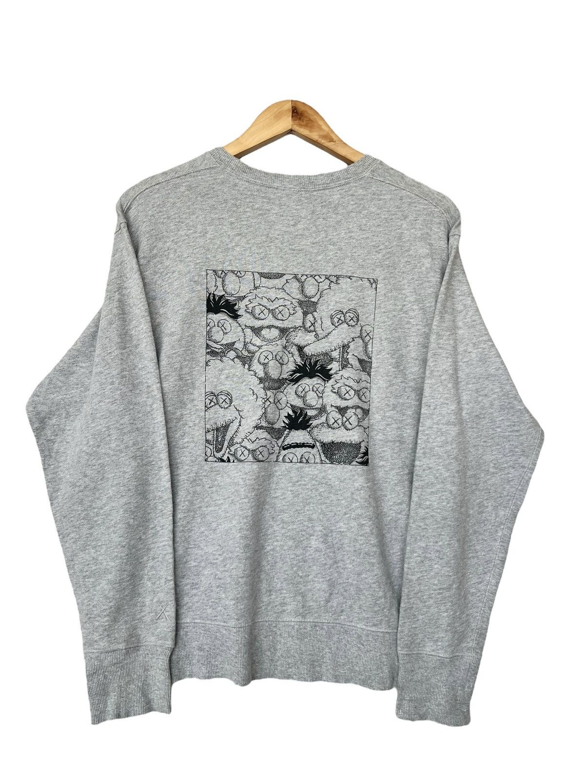 Japanese Brand × Kaws × Uniqlo Uniqlo Kaws Sesame Street Grey Sweatshirt Size US M / EU 48-50 / 2 - 1 Thumbnail