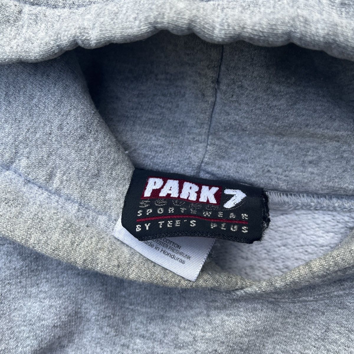 Vintage Vintage UFL Grey Park 7 Hoodie Size XL Size US XL / EU 56 / 4 - 2 Thumbnail