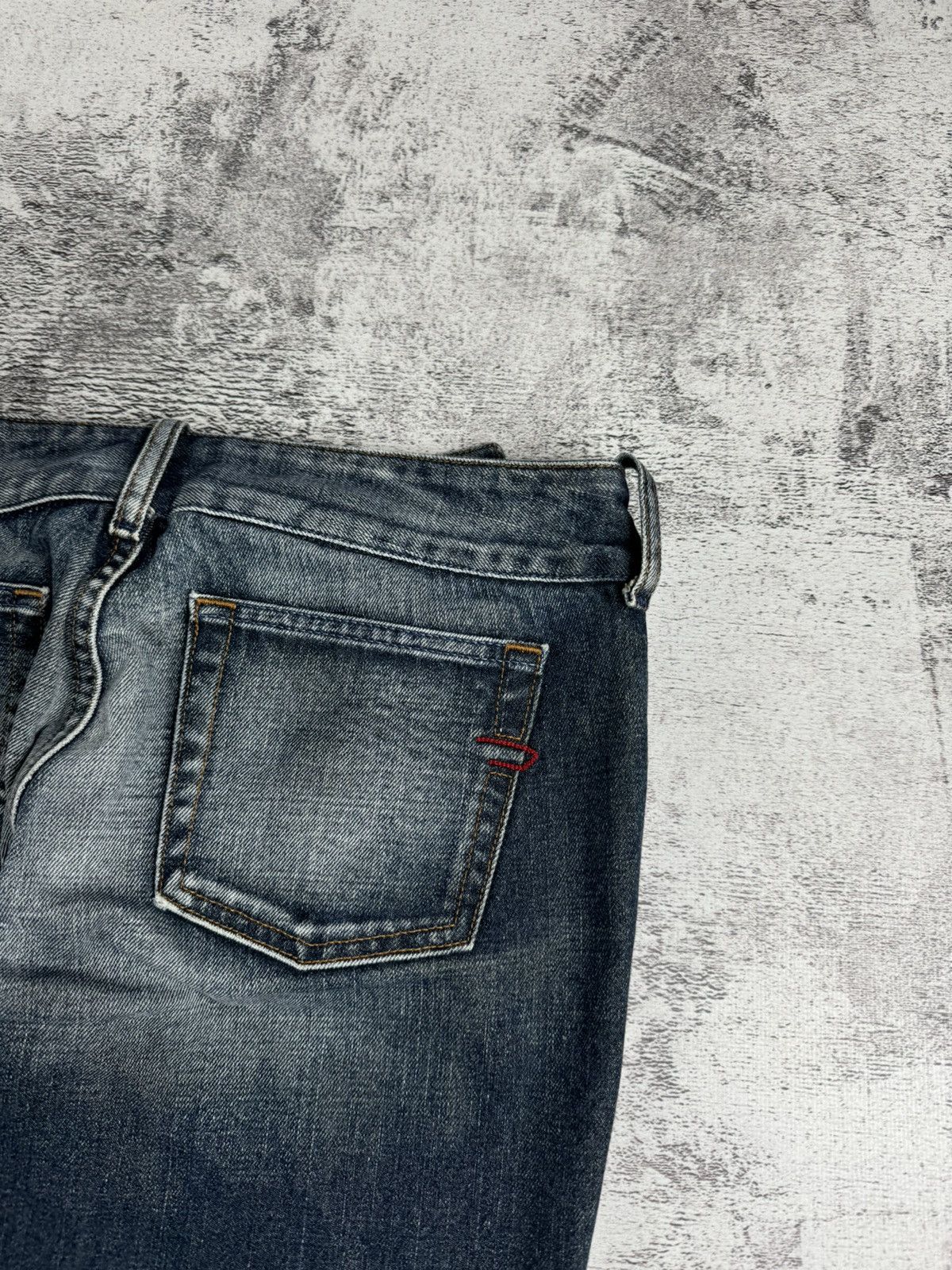 Diesel Diesel Cherone Y2K Distressed Denim Straight Jeans Trousers Size 30" / US 8 / IT 44 - 21 Thumbnail